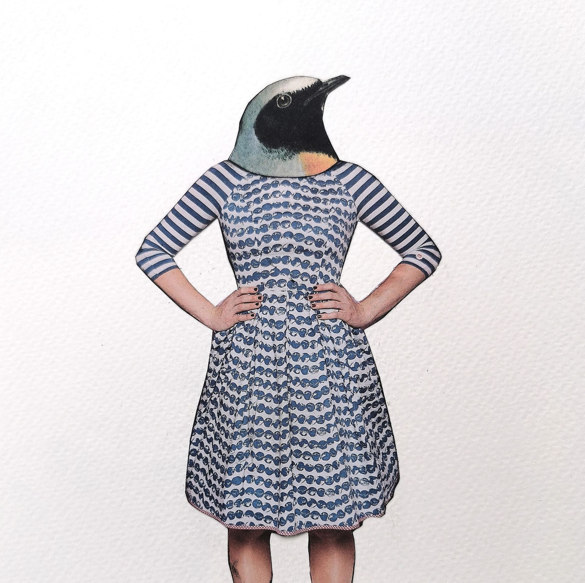 Collage aus einem menschlichen Körper und einem Vogelkopf