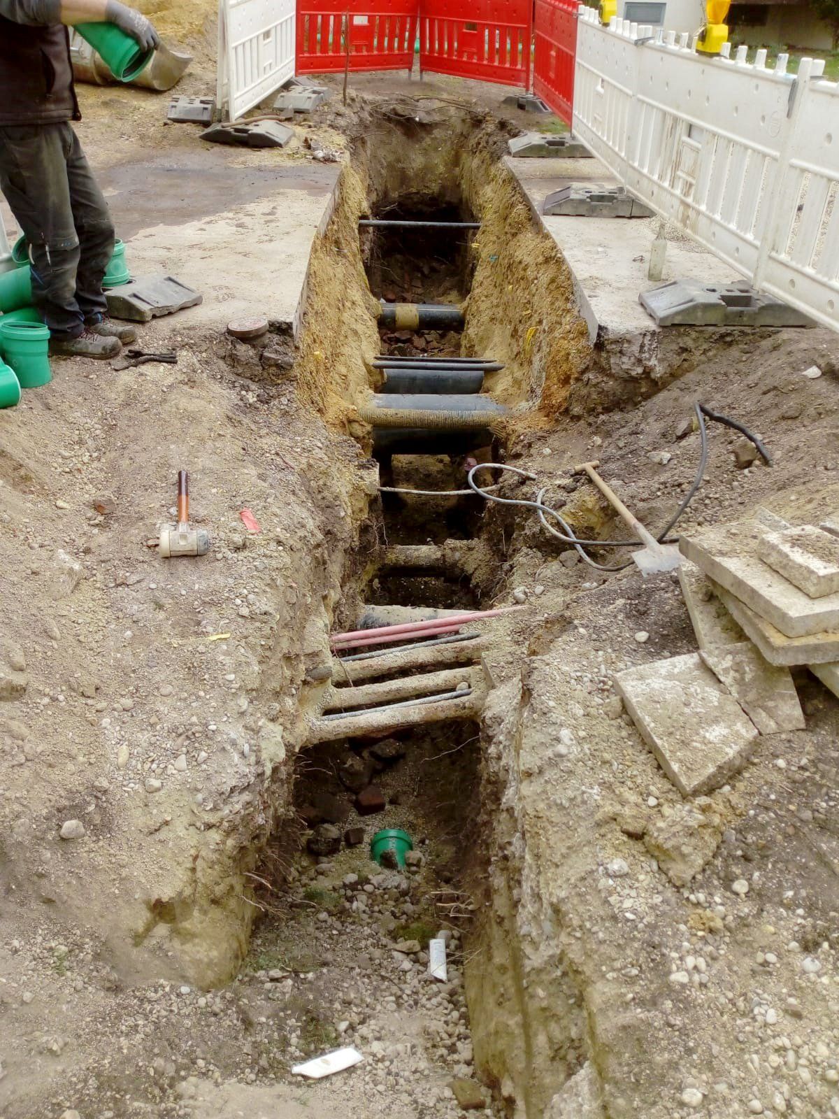 Kabel schonend freilegen