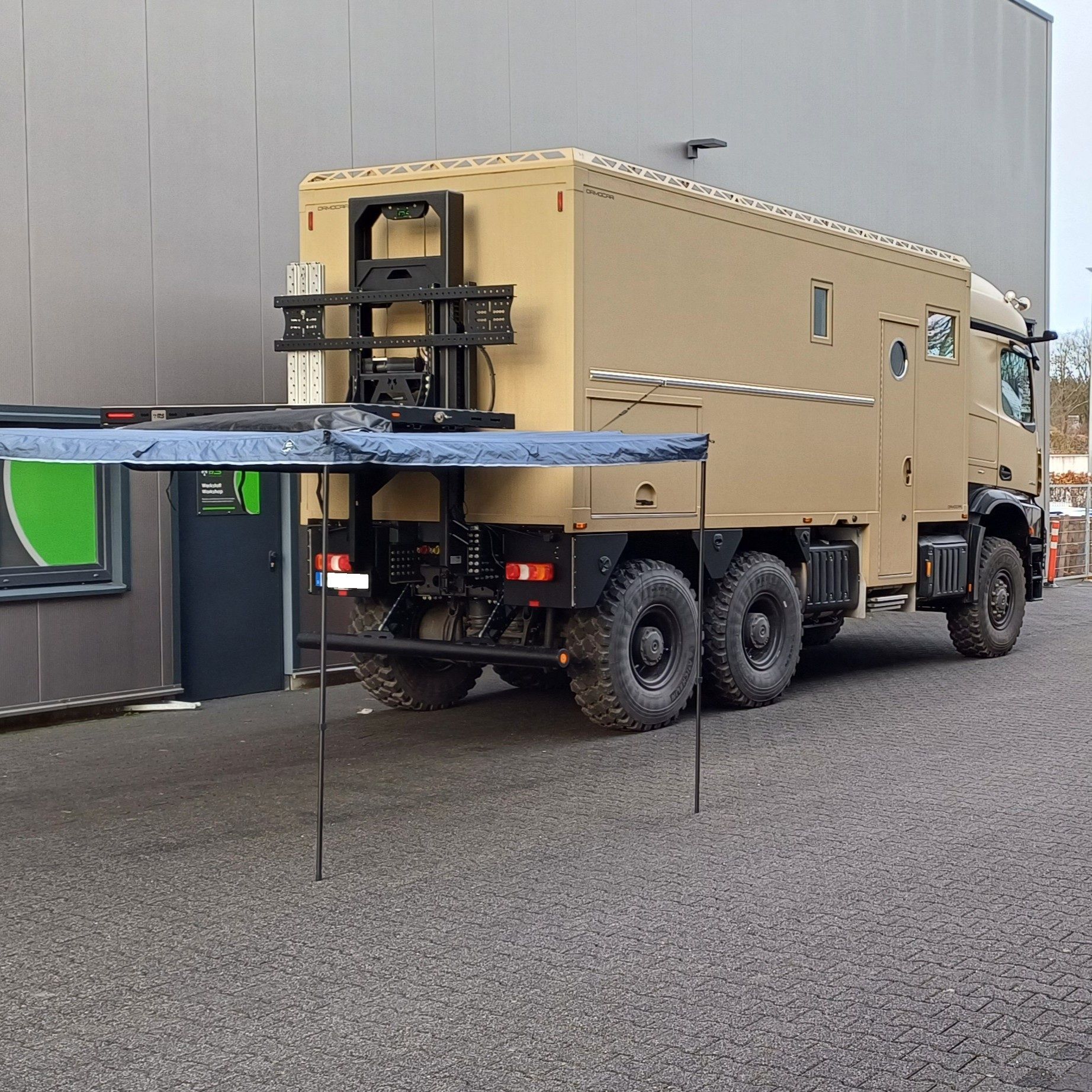 Mercedes Arocs 6x6 FAS Expedition Expeditionsmobil Reisemobil Luxus Heckträger Quad ATV Markise