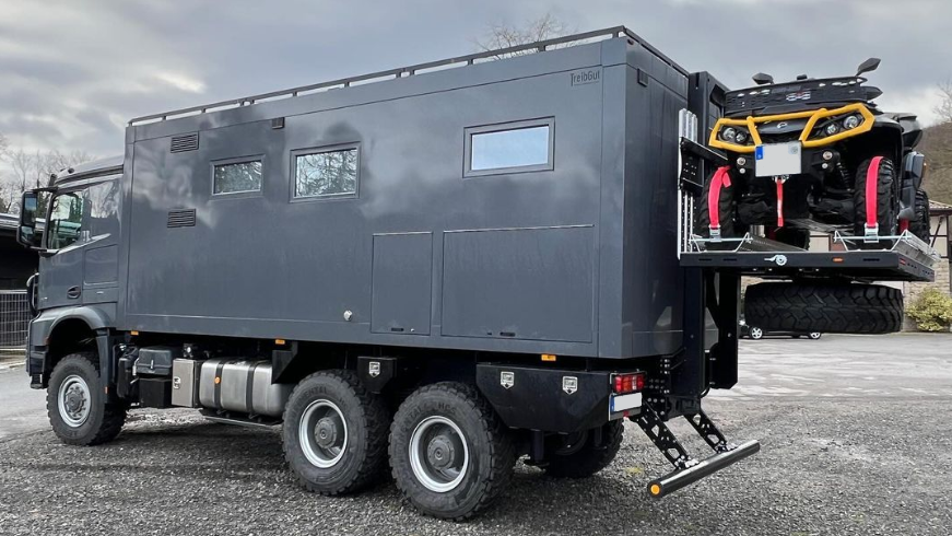FAS Expedition Heckträger Quadträger Plattform Ersatzrad Reisemobil Expeditionsmobil Mercedes Arocs 6x6 Allrad Offroad Unterfahrschutz