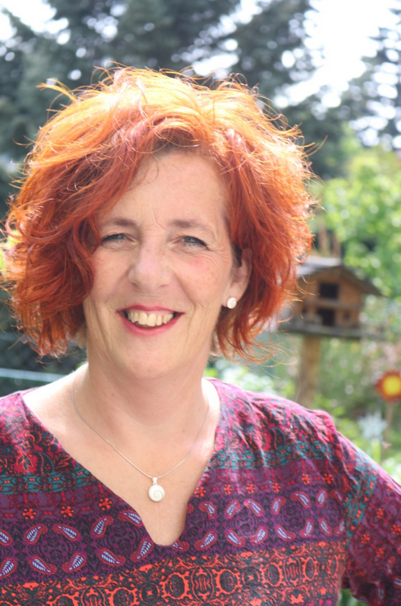 Anita Iberer Psychotherapeutin in Ausbildung unter Supervision Dipl. Lebens- und Sozialberaterin MBSR-Lehrerin Anita Iberer Psychotherapeutin in Ausbildung unter Supervision Dipl. Lebens- und Sozialberaterin MBSR-Lehrerin