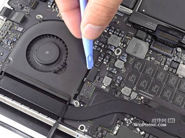 réparer remplacer un ventilateur d'ordinateur portable MacBook