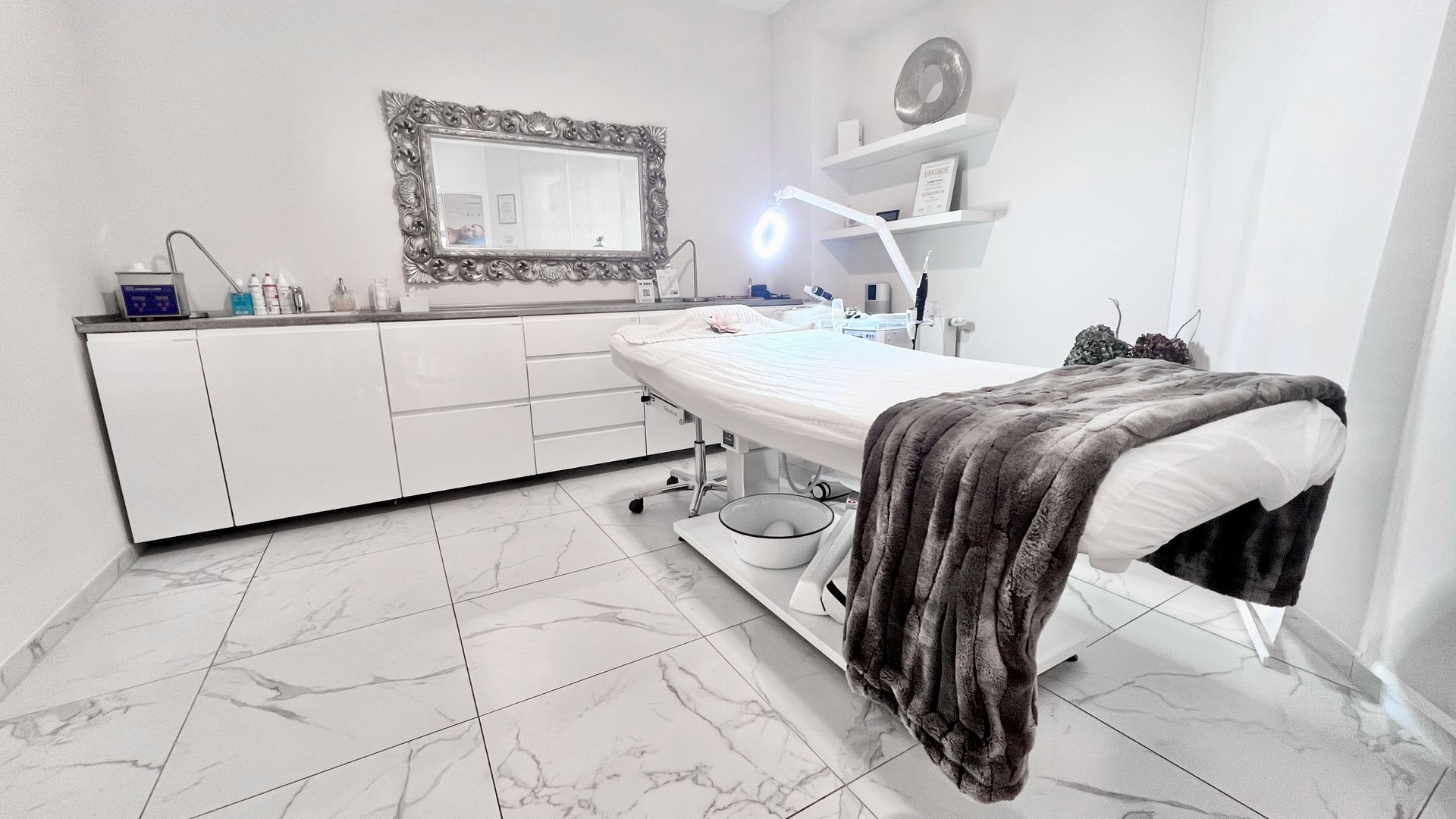 Behandlungsraum von Eva Herrmann im Med Center München Süd