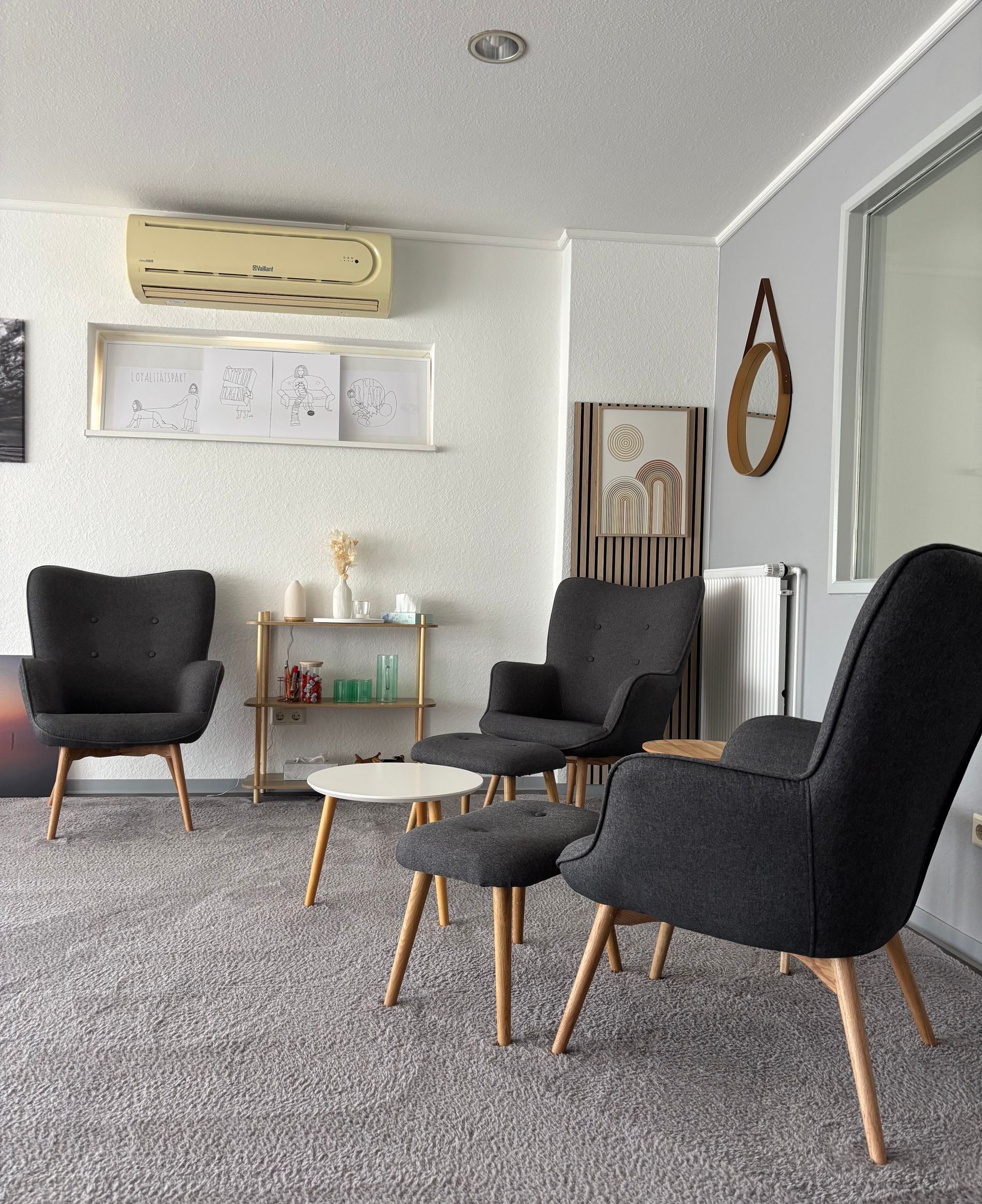 Sitzecke in der Praxis für systemische Beratung und Therapie in Verden Sitzecke in der Praxis für systemische Beratung und Therapie in Verden im Vita Sensi in Verden Aller ( Inhaber Christoffer Lammers, Lammers Efficiency Training Verden)