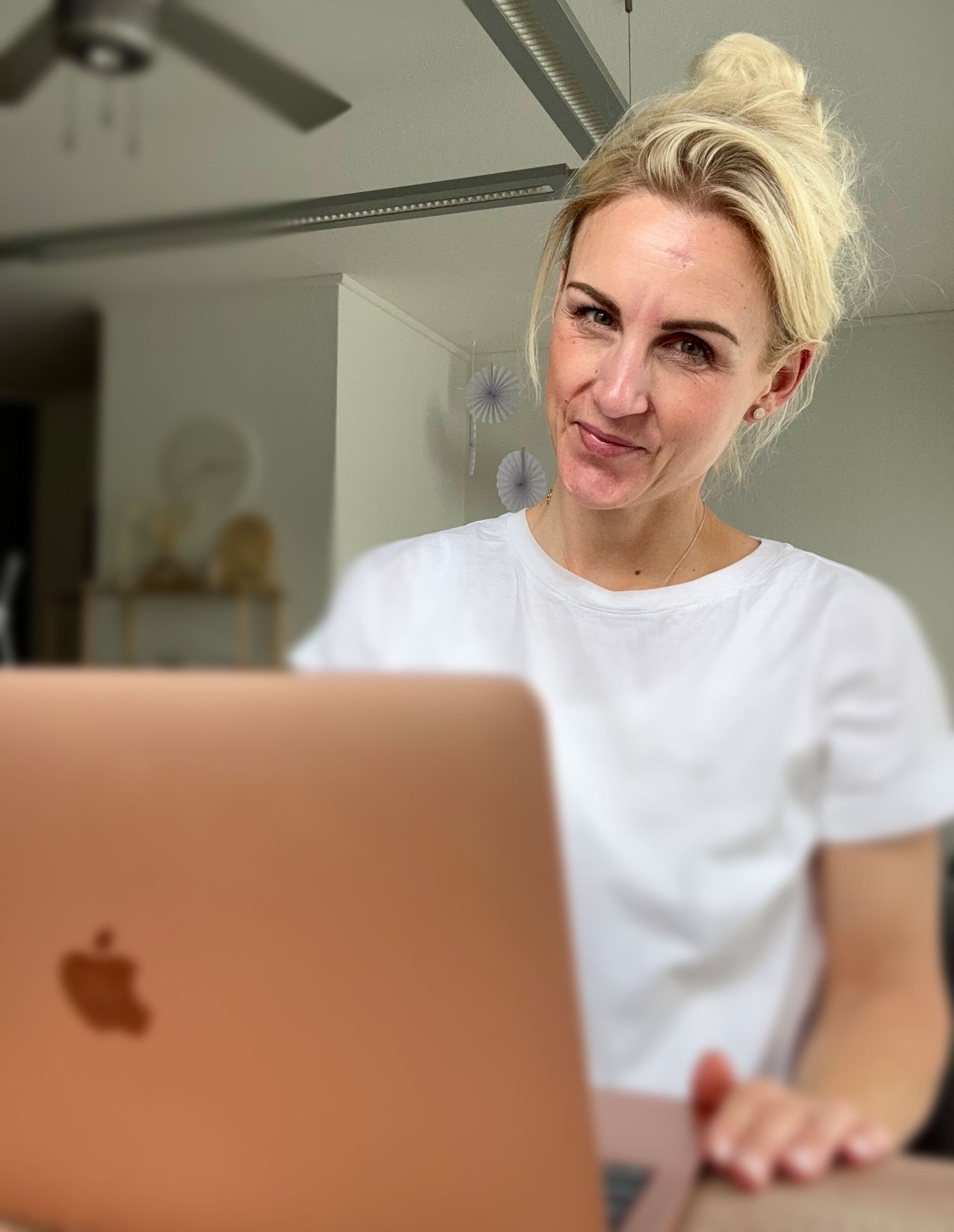 Systemische 1:1 Online Beratung mit Sarah, professionelle Begleitung via Coaching Space.