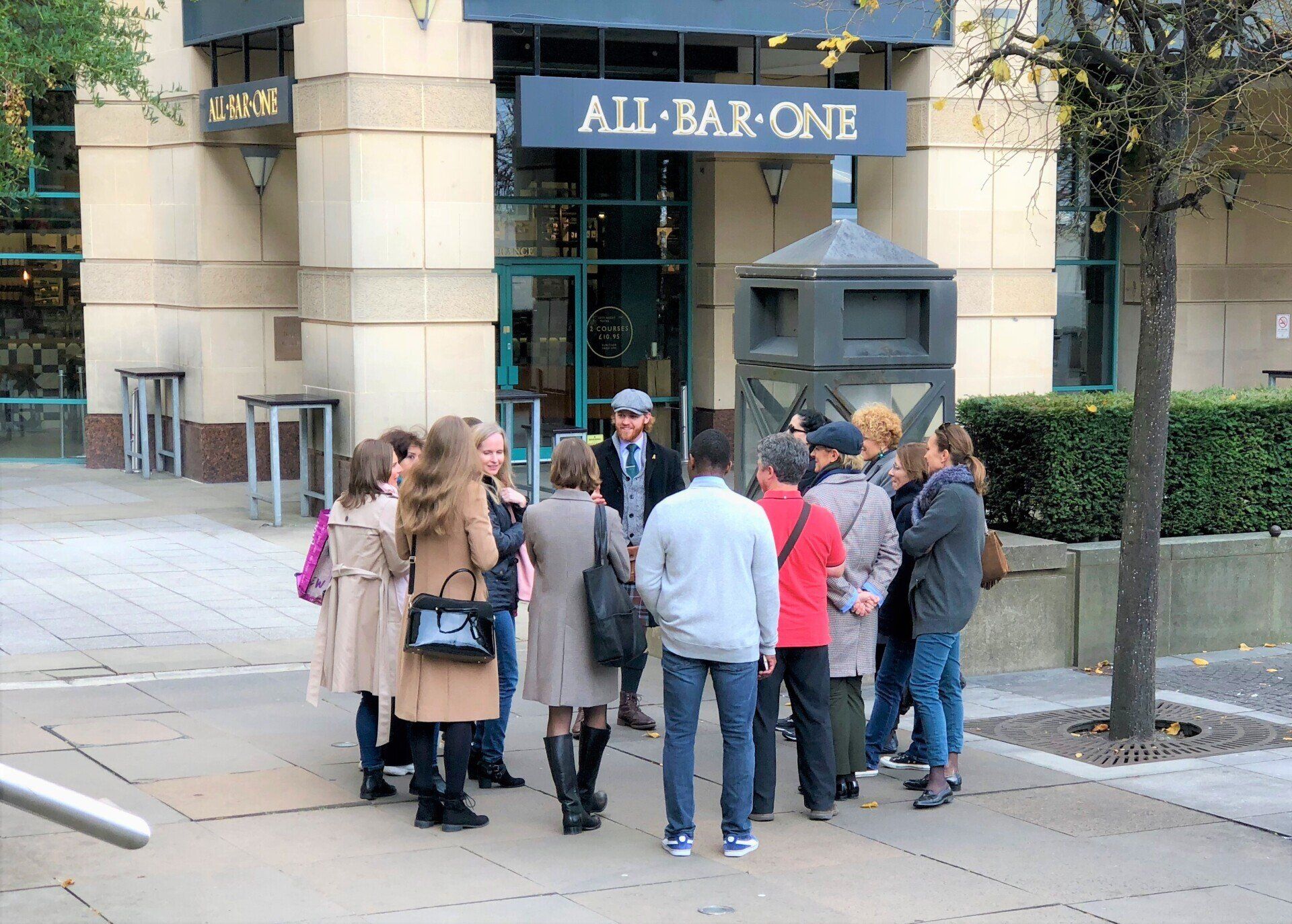 Private Edinburgh Walking Tour meeting outside All Bar One