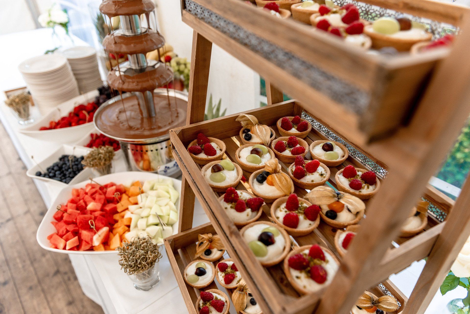 Buffet, Bufette, Nachtisch, Schokobrunnen, Andre Tennigkeit, Hochzeit, Verena Hartmann Fotografie, Liebe im Herz, Dienstleister, Mettingen, Osnabrück, Rheine, wedding, Feiern, Party, Location, Shooting, Brautpaar, Antrag