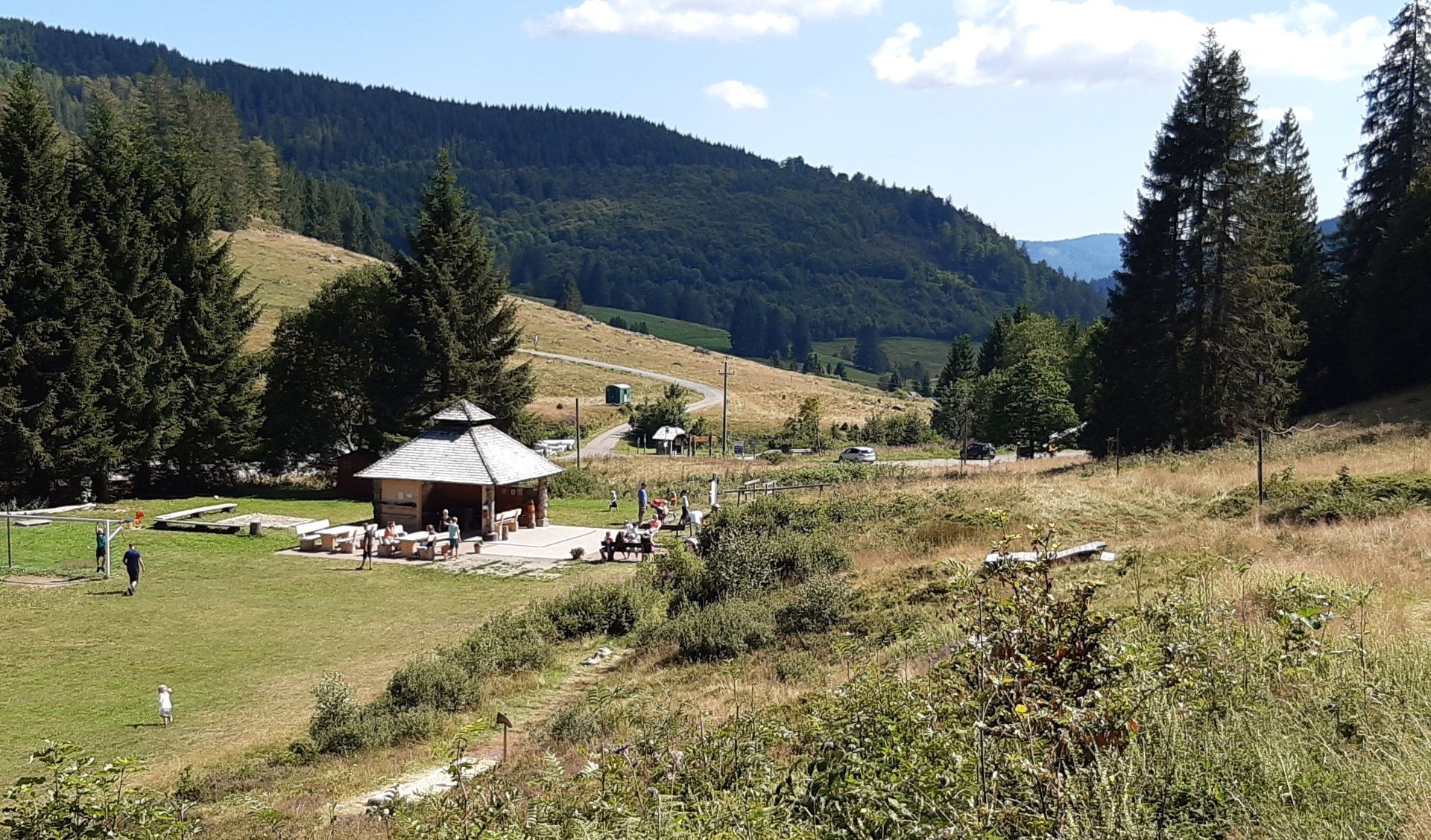 Barfußpfad und Grillhütte Muggenbrunn.