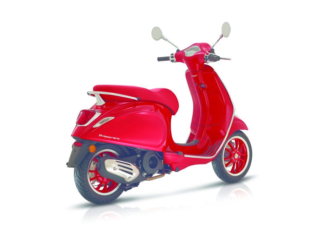 Vespa Primavera 50 Red