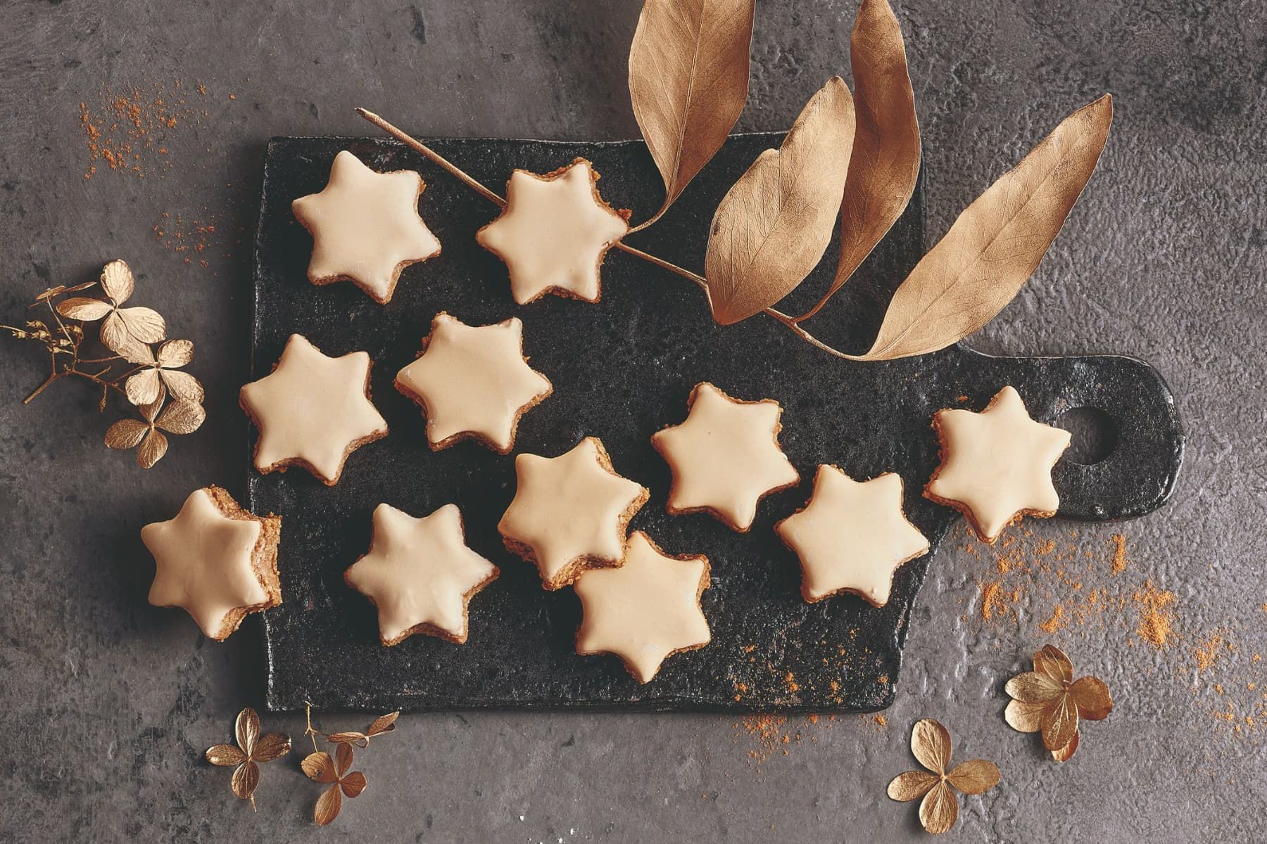 saftige-zimtsterne-rezept-fatmanur-kilic-50-fabelhafte-weihnachtswunder-wissen-ist-mehr-weihnachtsrezepte