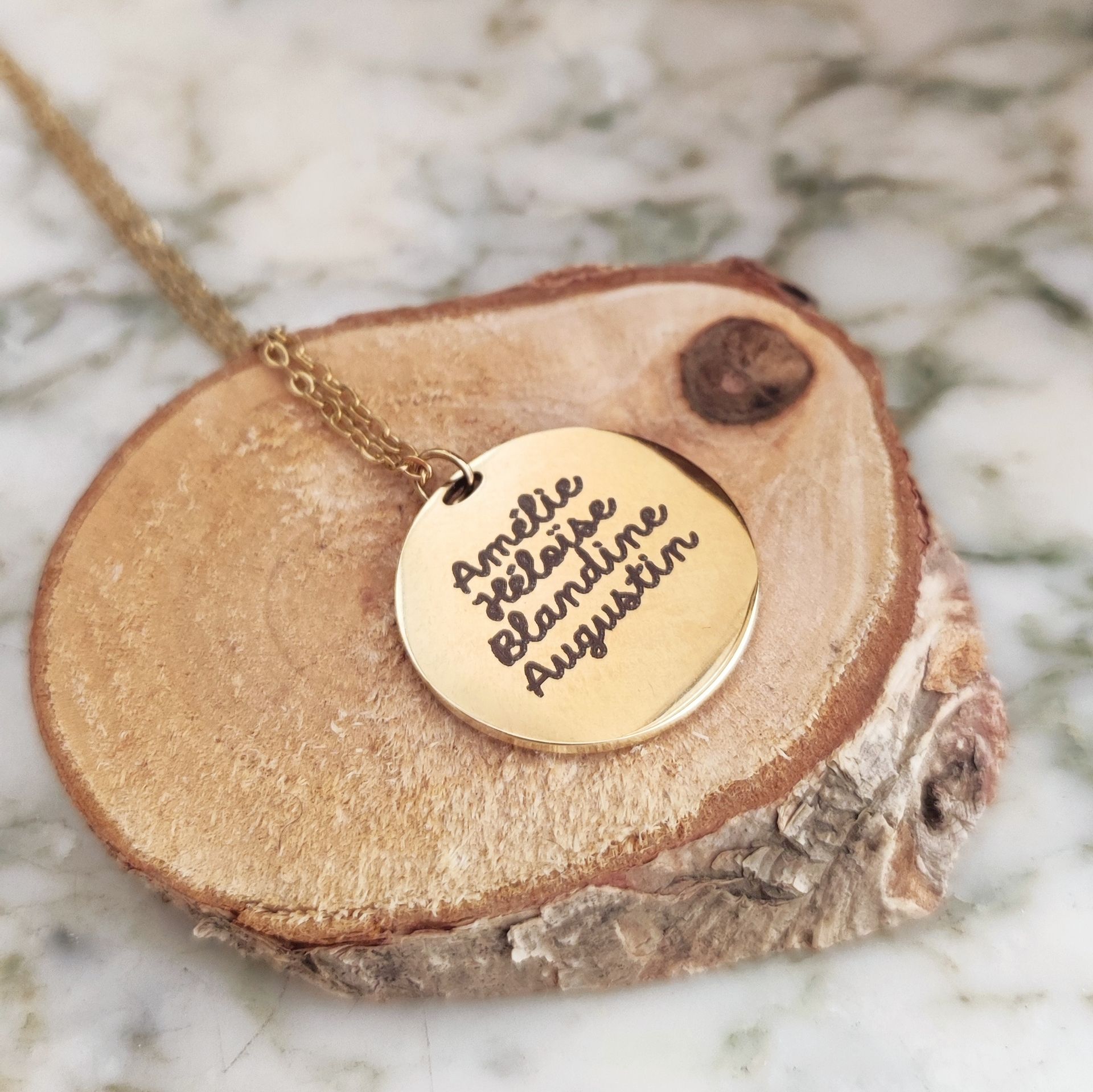 bijoux acier inoxydable doré personnalisé gravure laser prénoms date motif