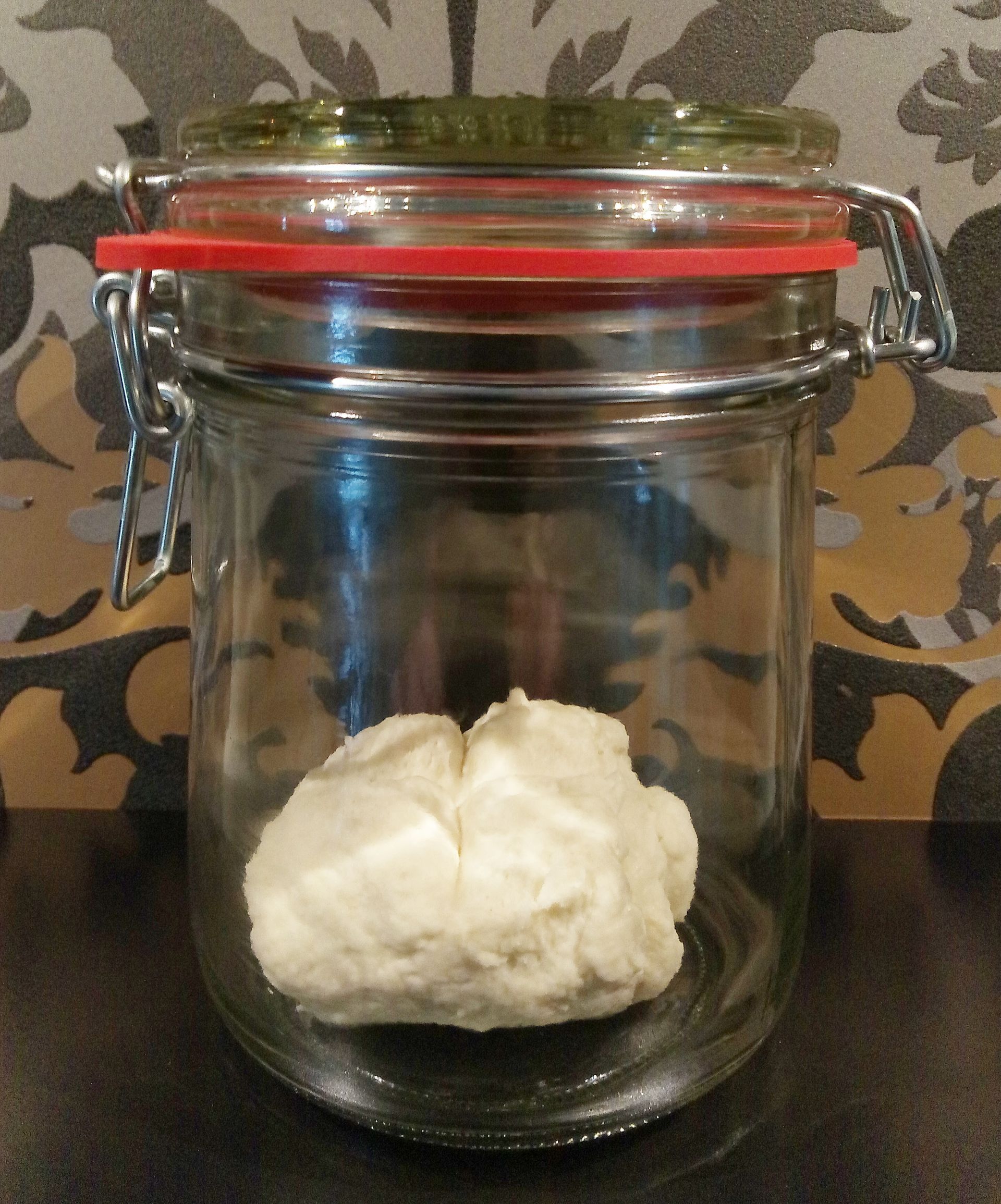 Frisch gefüttert! Lievito Madre Sauerteig