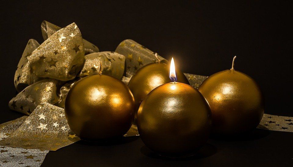 1. Advent 2017, erste Kerze brennt , bunter Adventmarkttag im DRRC Deutschland