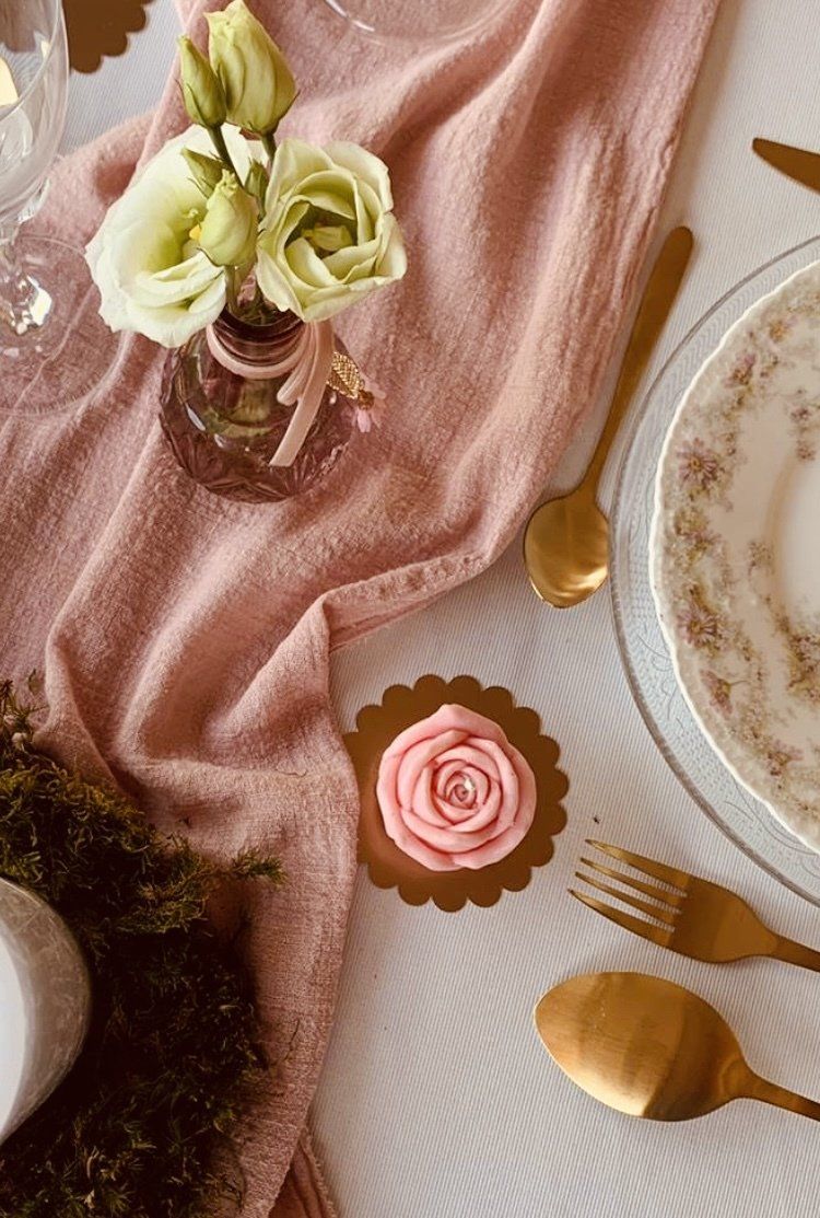 Un anniversaire sweety, girly pour les 1 an d'une petite fille. Location de vaisselle en porcelaine en Essonne