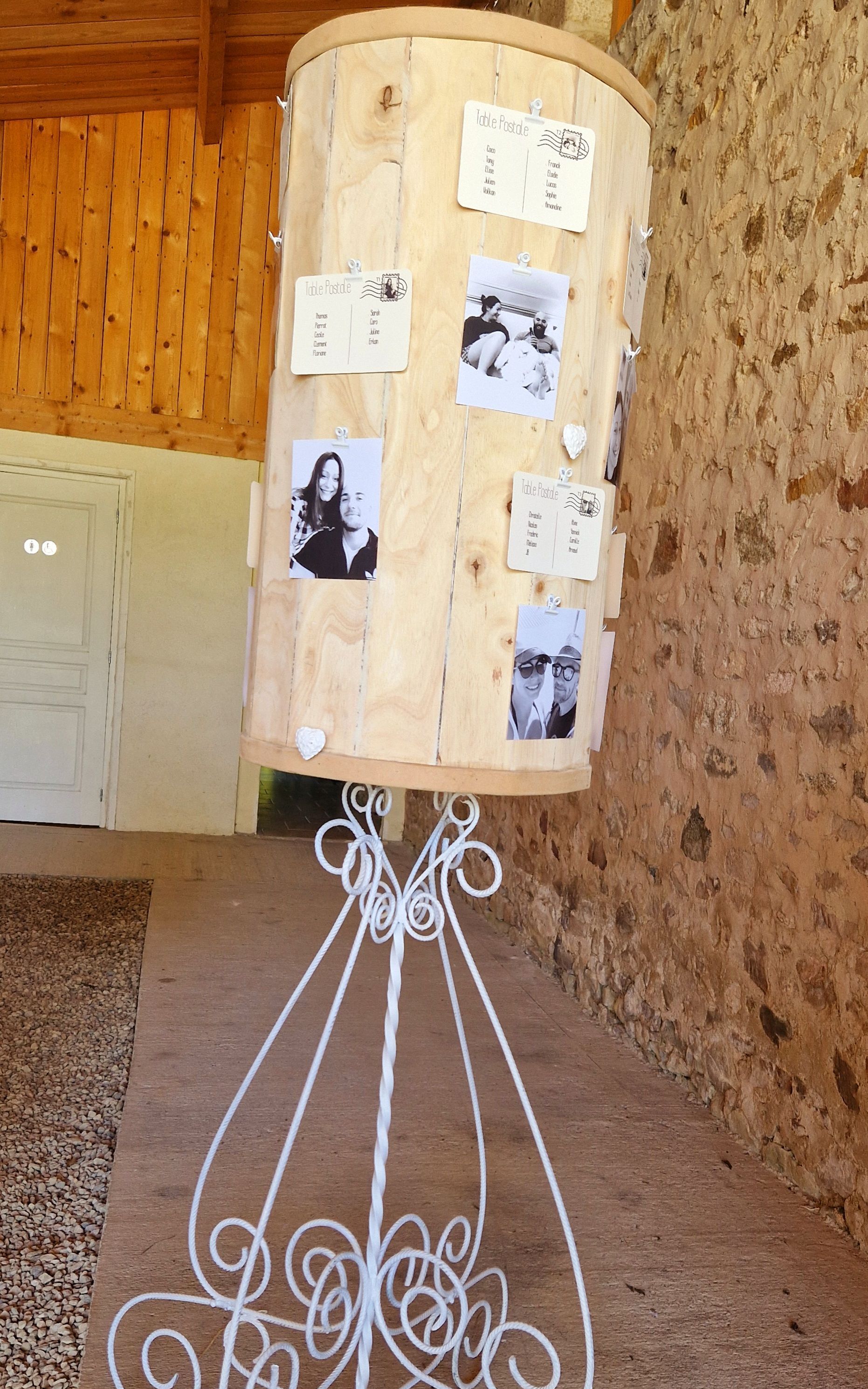 Tourniquet réalisé dans l'atelier Ecrin Event's. Pour un mariage unique et original, parfait pour présenter le plan de table