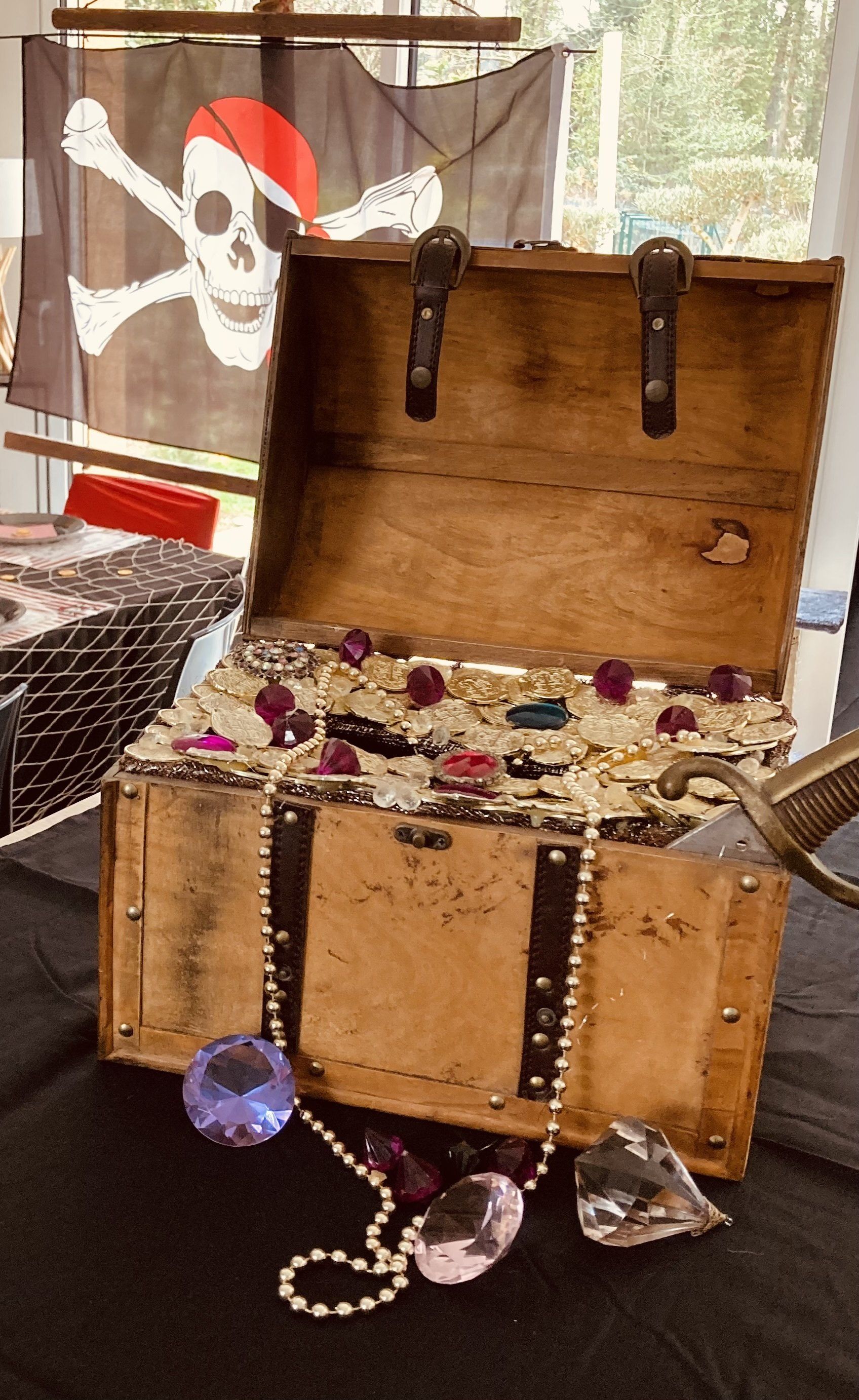 Tous des pirates pour monter à bord de se navire amarré en Essonne pour un anniversaire immersif