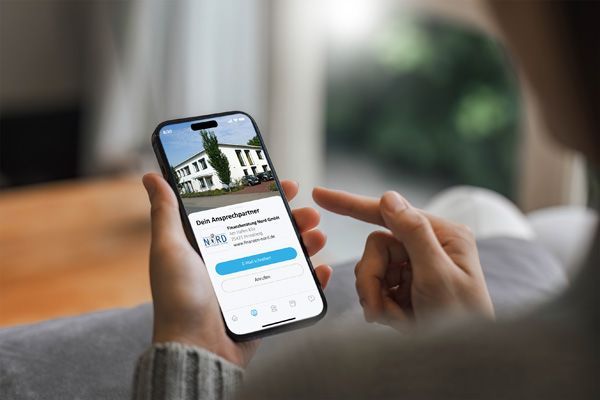 Versicherungs-App Bild eines Smartphones mit der Versicherungs-App