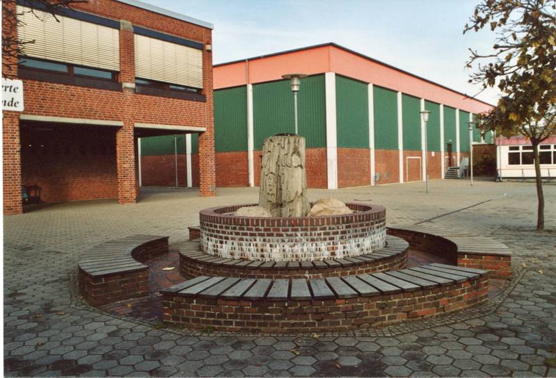 Brunnenanlage in Wiesenfeld. Foto Hans-Peter Busch