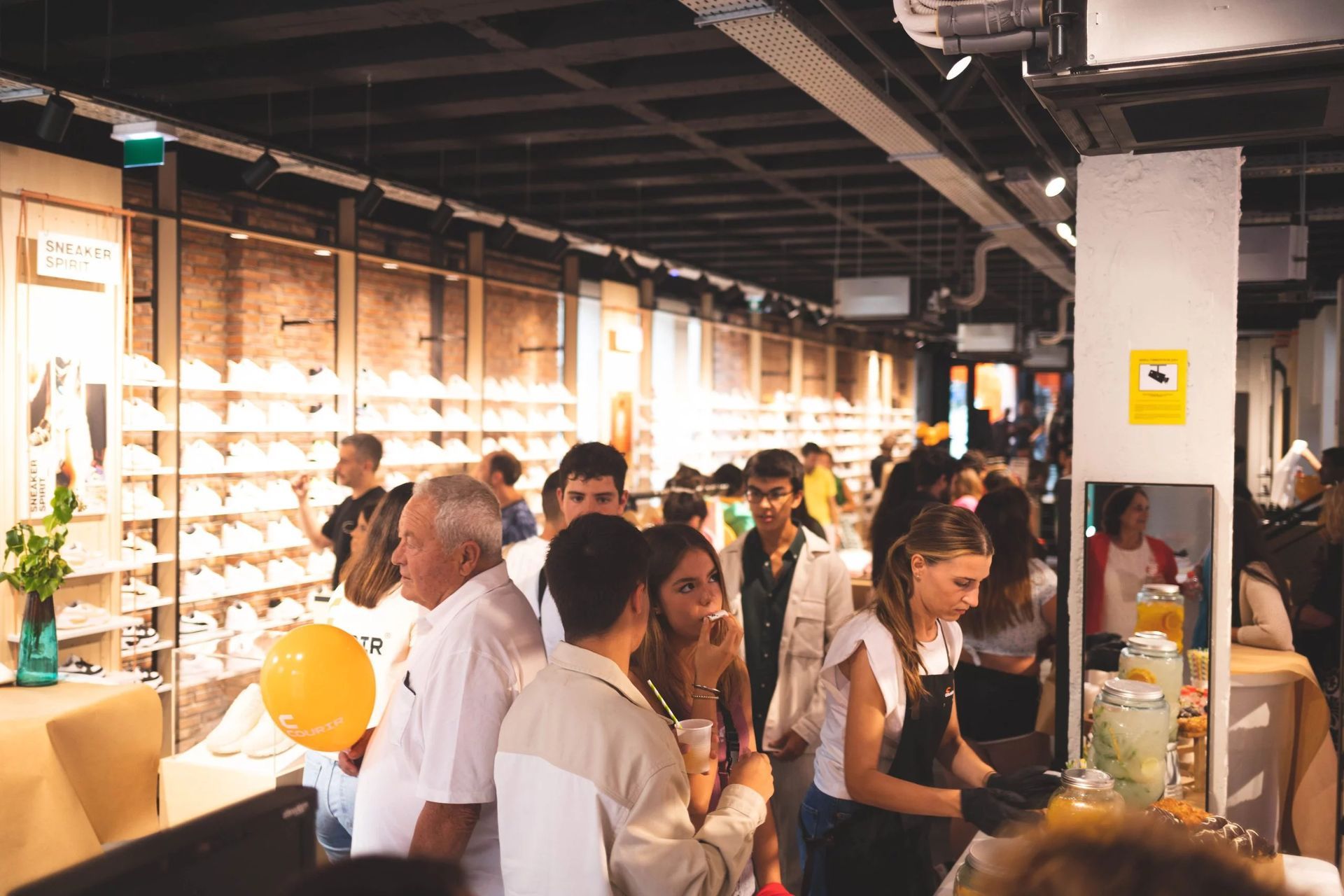 Como organizar un catering para incautación de tienda o negocio