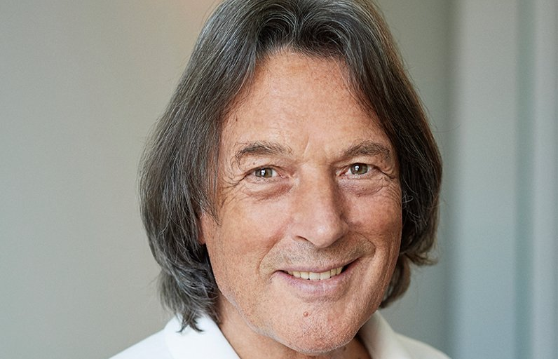 SENSATION - weltweit renommierter Arzt setzt homöopathische Behandlun-gen ein, da er seinen Patienten nicht schaden, sondern helfen möchte.