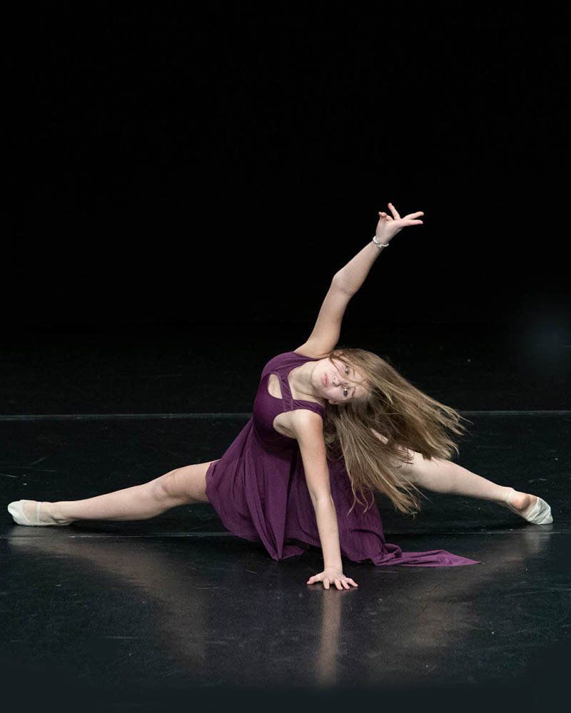 Ausbildung zur Musicaldarstellerin Stage School Hamburg - mit Stipendium Ausbildung zur Musicaldarstellerin Stage School Hamburg - mit Stipendium