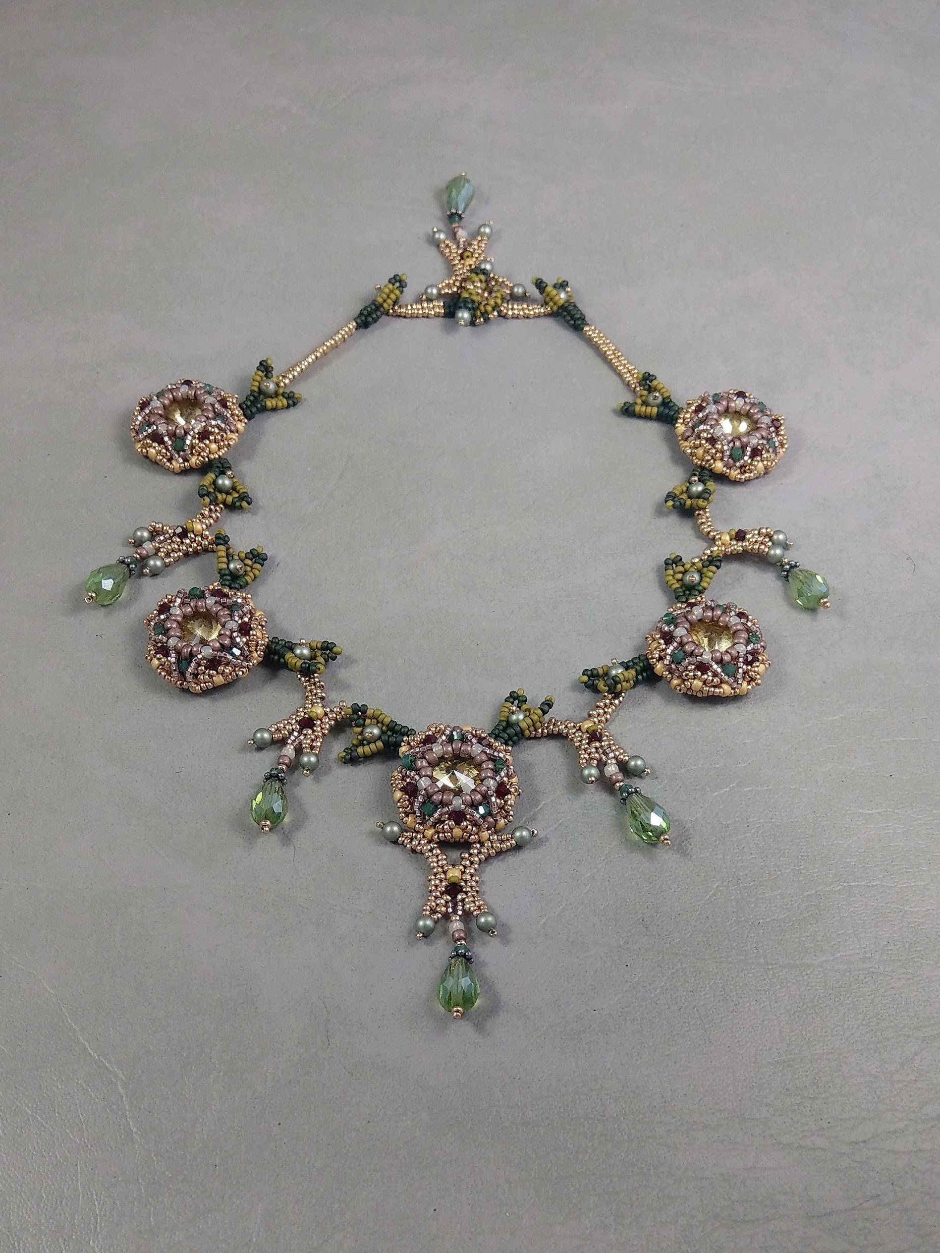 Zum Vergrößern klicken Sie auf das Bild Anja Schlotman Ode to silver seasons Swarovski Rivoli