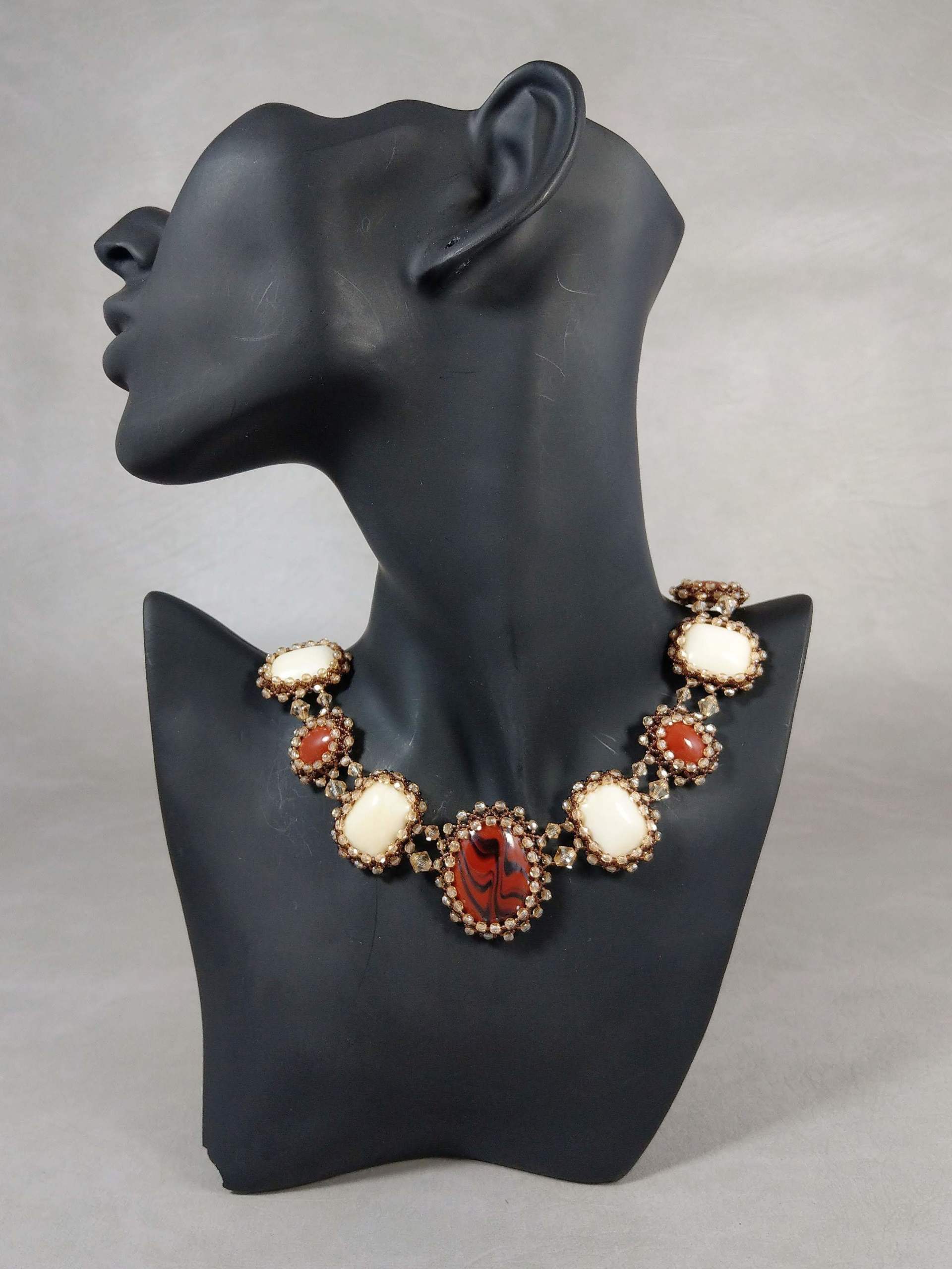 Britta Hilgers Cinderellas diamonds Vintage Cabochons Rocailles Glasschliffperlen