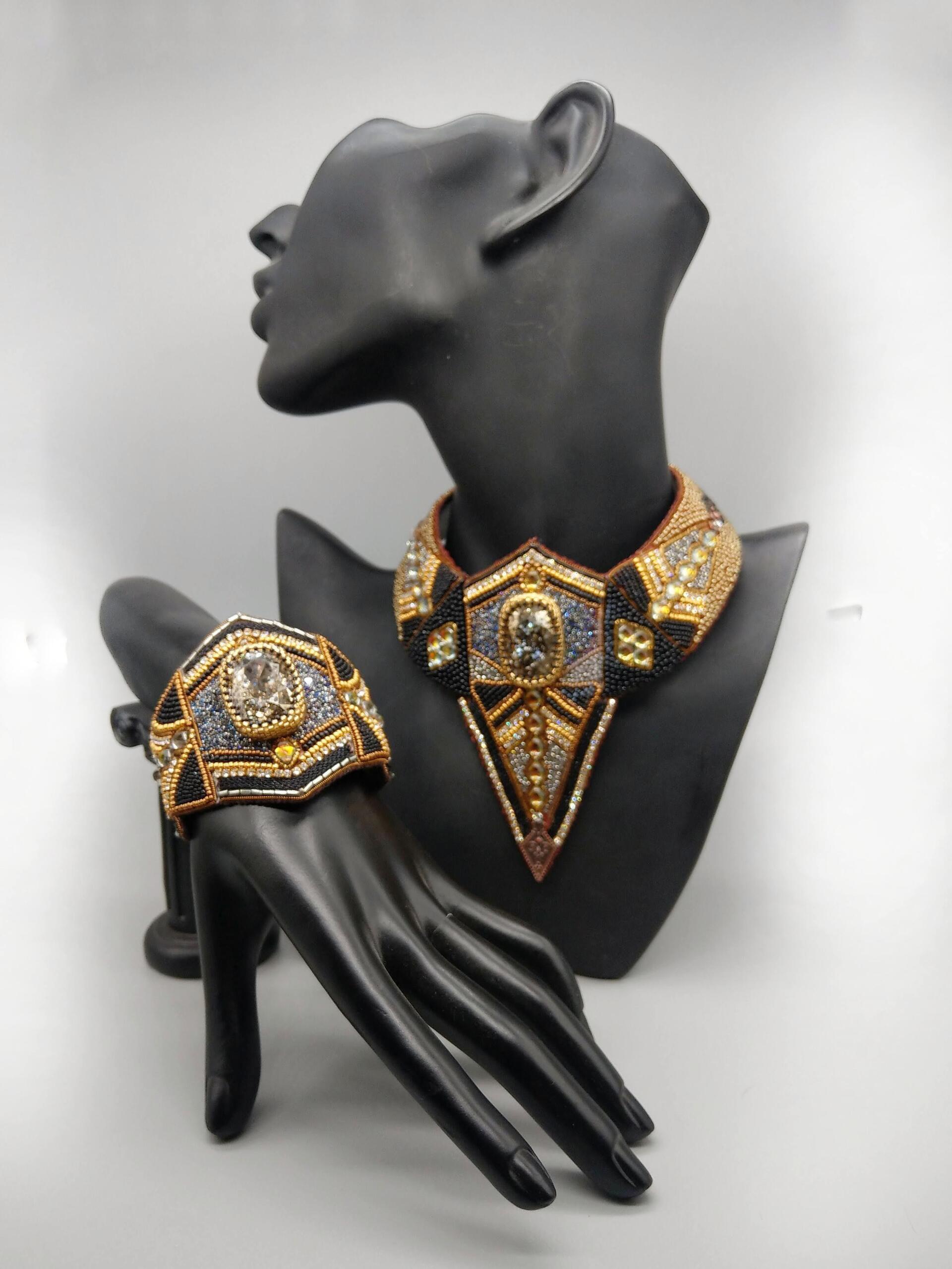 Zum Vergrößern klicken Sie auf das Bild Monica Vinci Horus