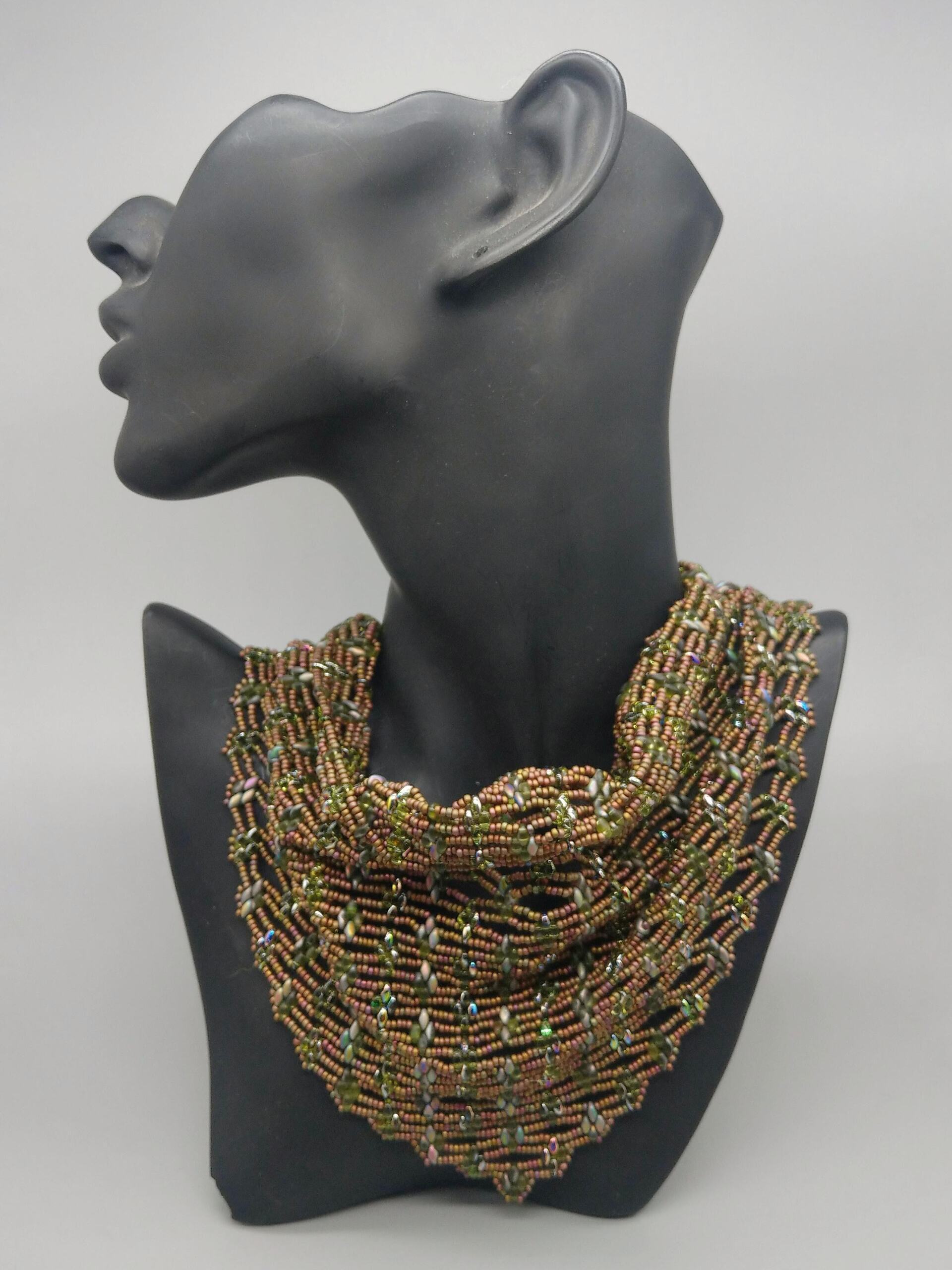 Zum Vergrößern klicken Sie auf das Bild Spoilt Rotten Beads Superduo scarf