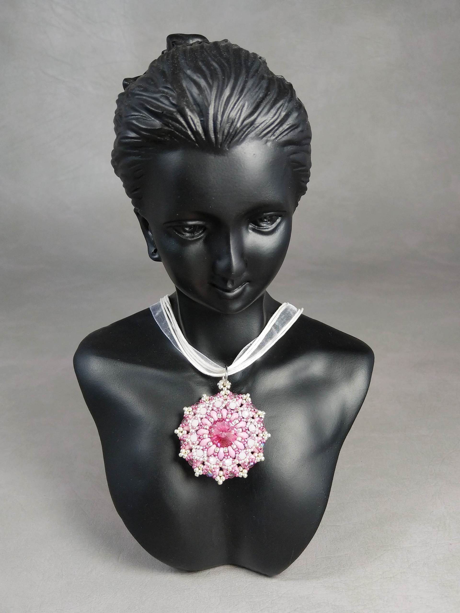 Zum Vergrößern klicken Sie auf das Bild Daniela Matthies Kaleidoskop Swarovski Rivoli