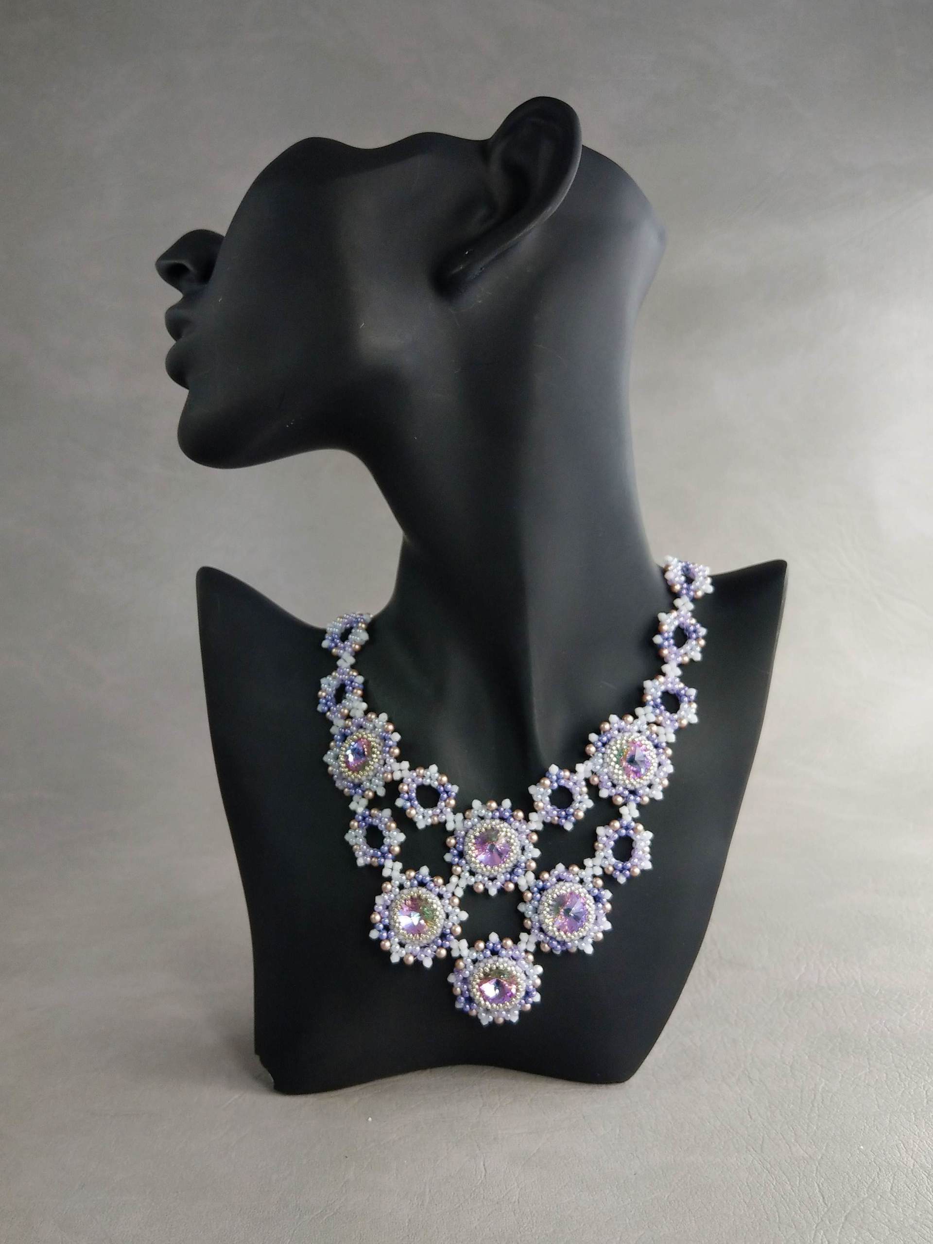 Zum Vergrößern klicken Sie auf das Bild Glorianne Ljubich North Star Swarovski Rivoli Farfalle