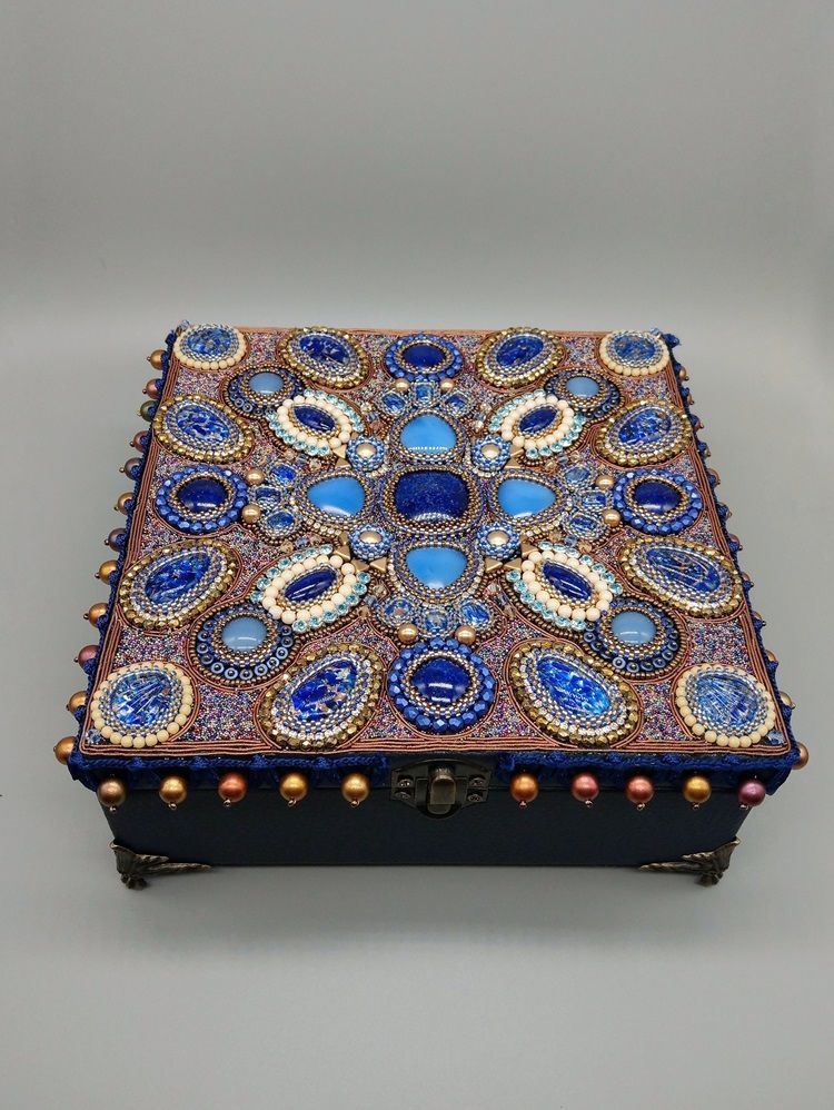 Katie Dean beadflowers Flower basket box peyote