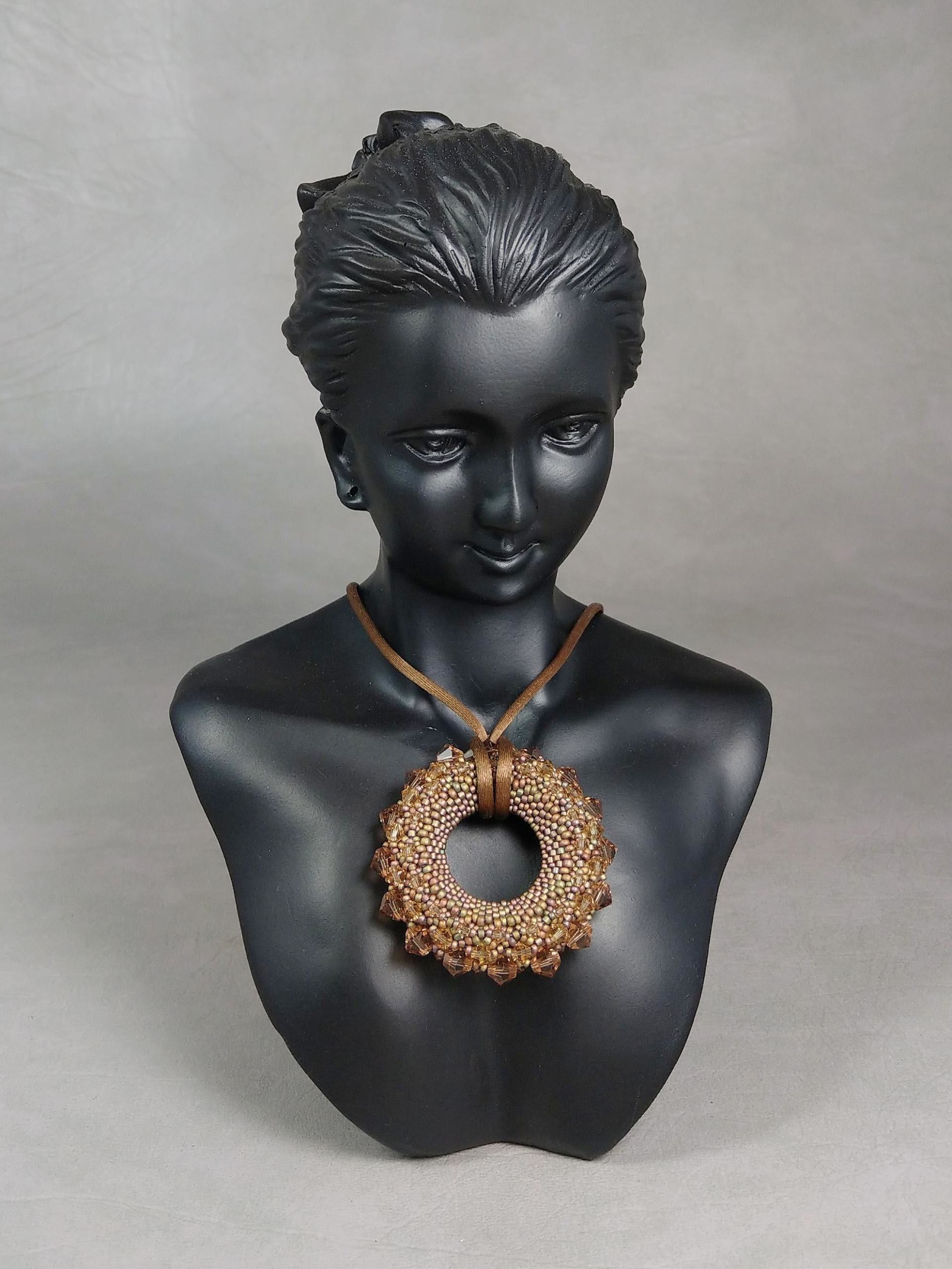 Zum Vergrößern klicken Sie auf das Bild Petra Tismer Golden Sun Swarovski Bicone