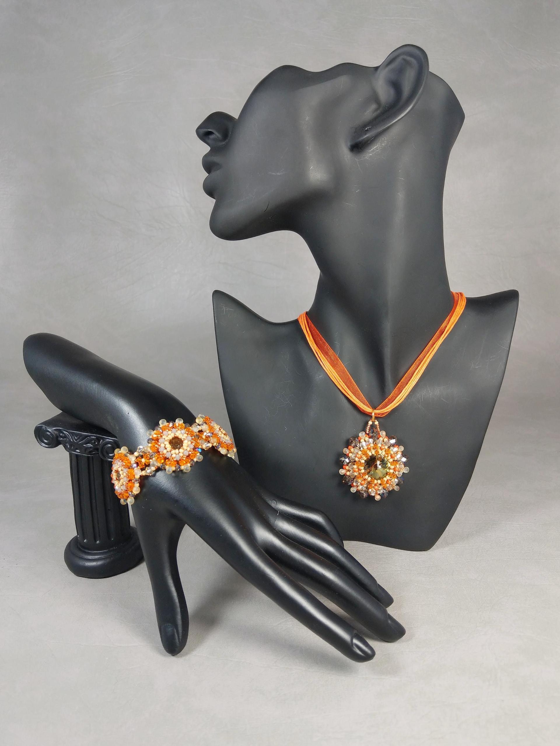 Zum Vergrößern klicken Sie auf das Bild Xin Zhao Aperlen Mu Dan Swarovski Rivoli