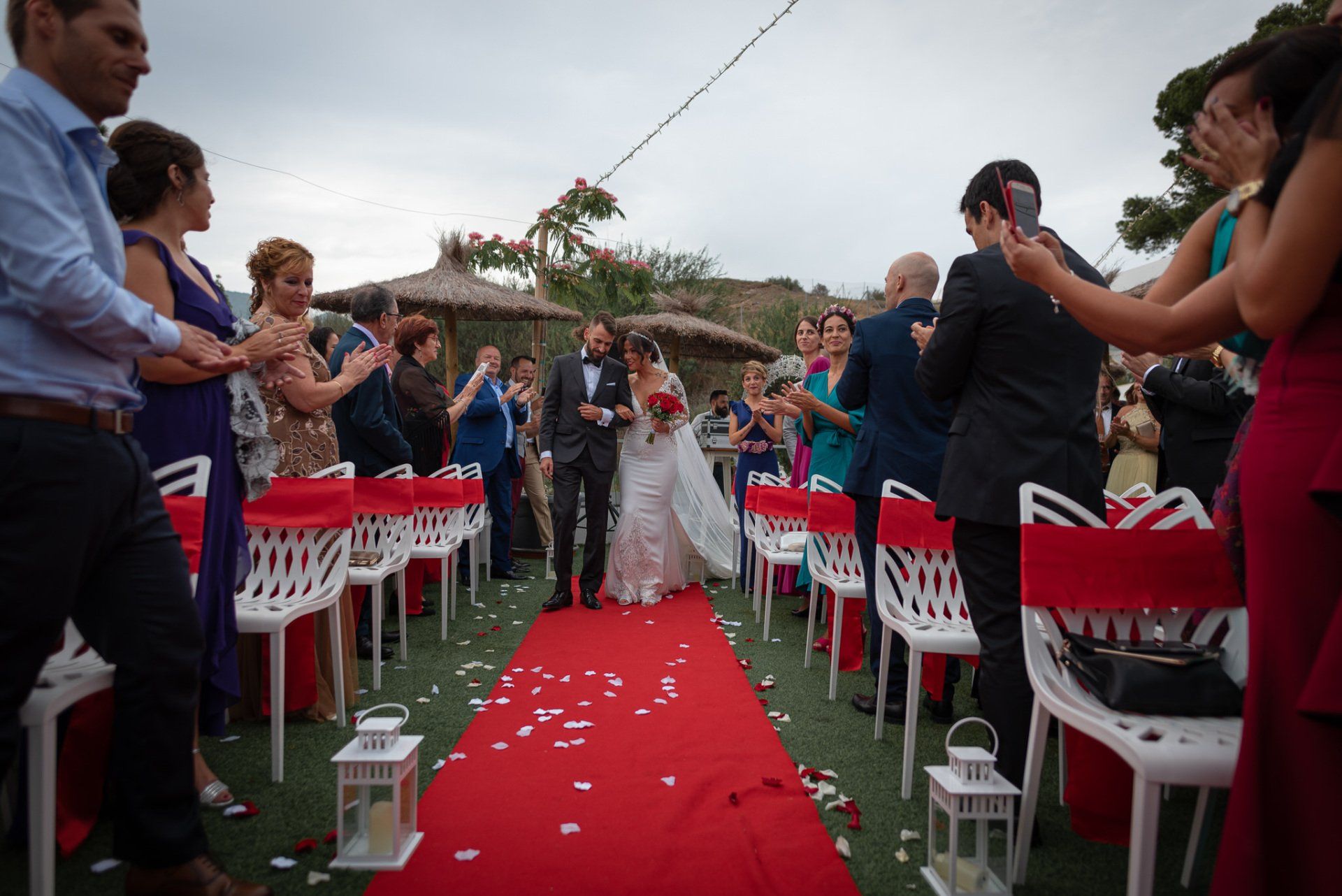 Sara&Rafa Boda en Restaurante La Niña Bonita Málaga novia llegando al altar