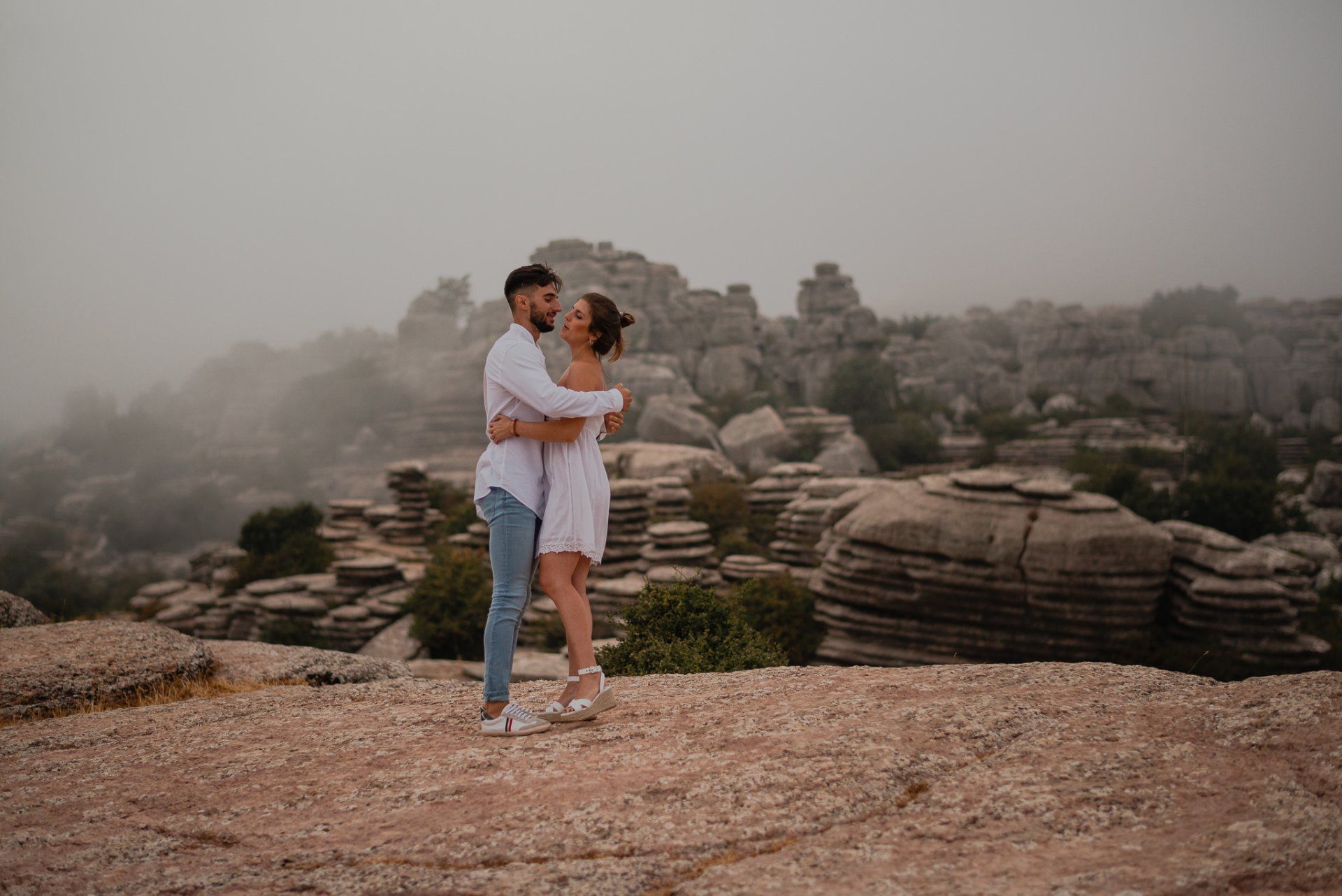 LuciayJose-lovesession-ElTorcal-Antequera