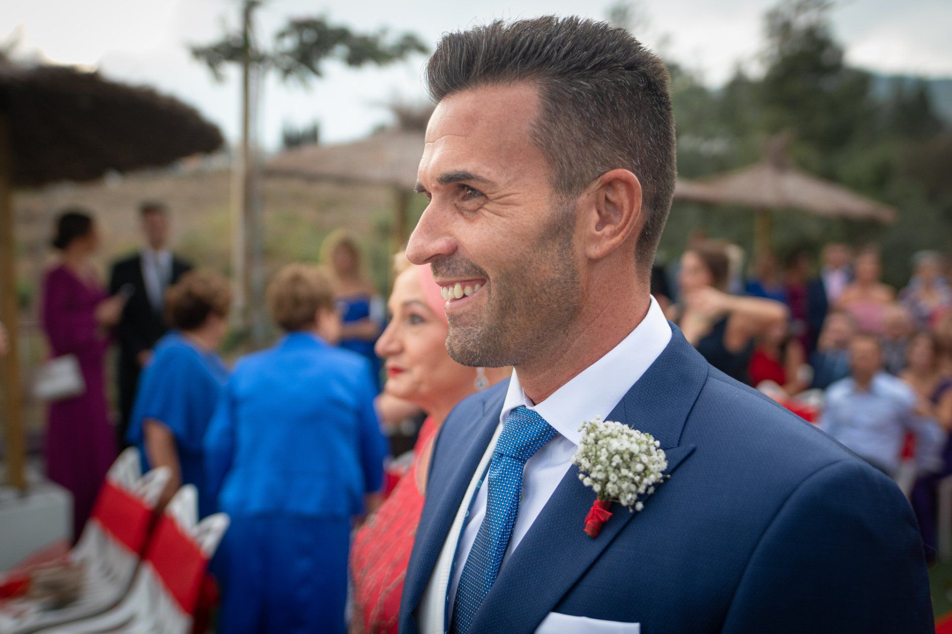 Sara&Rafa Boda en Restaurante La Niña Bonita Málaga novio en el altar