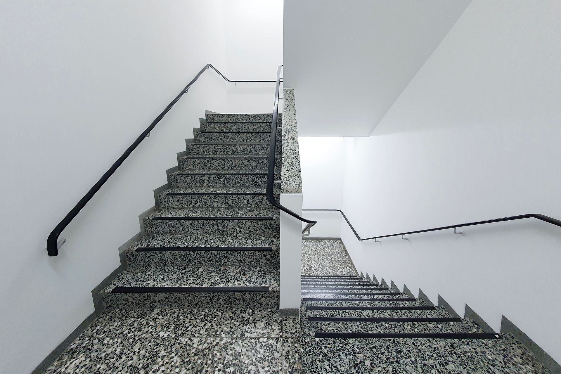 Hausmeisterservice Bochum Treppenhausreinigung Hausmeisterservice Bochum Treppenhausreinigung