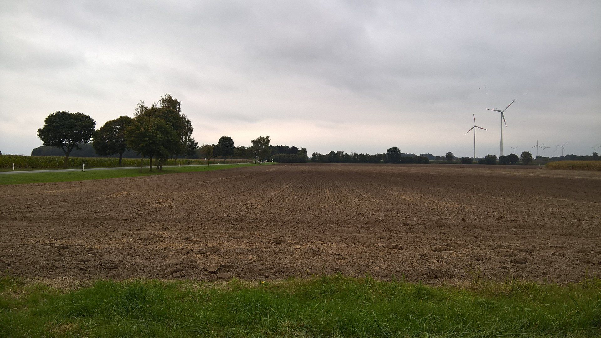 Galgenort: Zwischen Stadt und Anstedt, östlich des Hofes Bokel, an der Ostseite der Heerstraße Bremen-Minden, hat ein Galgen gestanden. Der Gerichtsort war einer von zweien des Amtes Ehrenburg. Ein weiterer befand sich bei Stocksdorf. (Galgenort geht aus Karten von 1694 und 1710 hervor.)