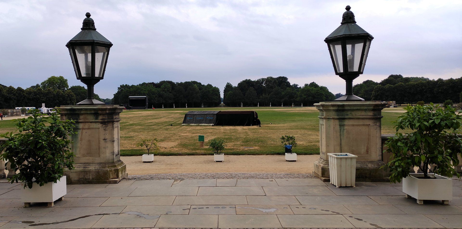 Galgenort: Zwischen Stadt und Anstedt, östlich des Hofes Bokel, an der Ostseite der Heerstraße Bremen-Minden, hat ein Galgen gestanden. Der Gerichtsort war einer von zweien des Amtes Ehrenburg. Ein weiterer befand sich bei Stocksdorf. (Galgenort geht aus Karten von 1694 und 1710 hervor.)