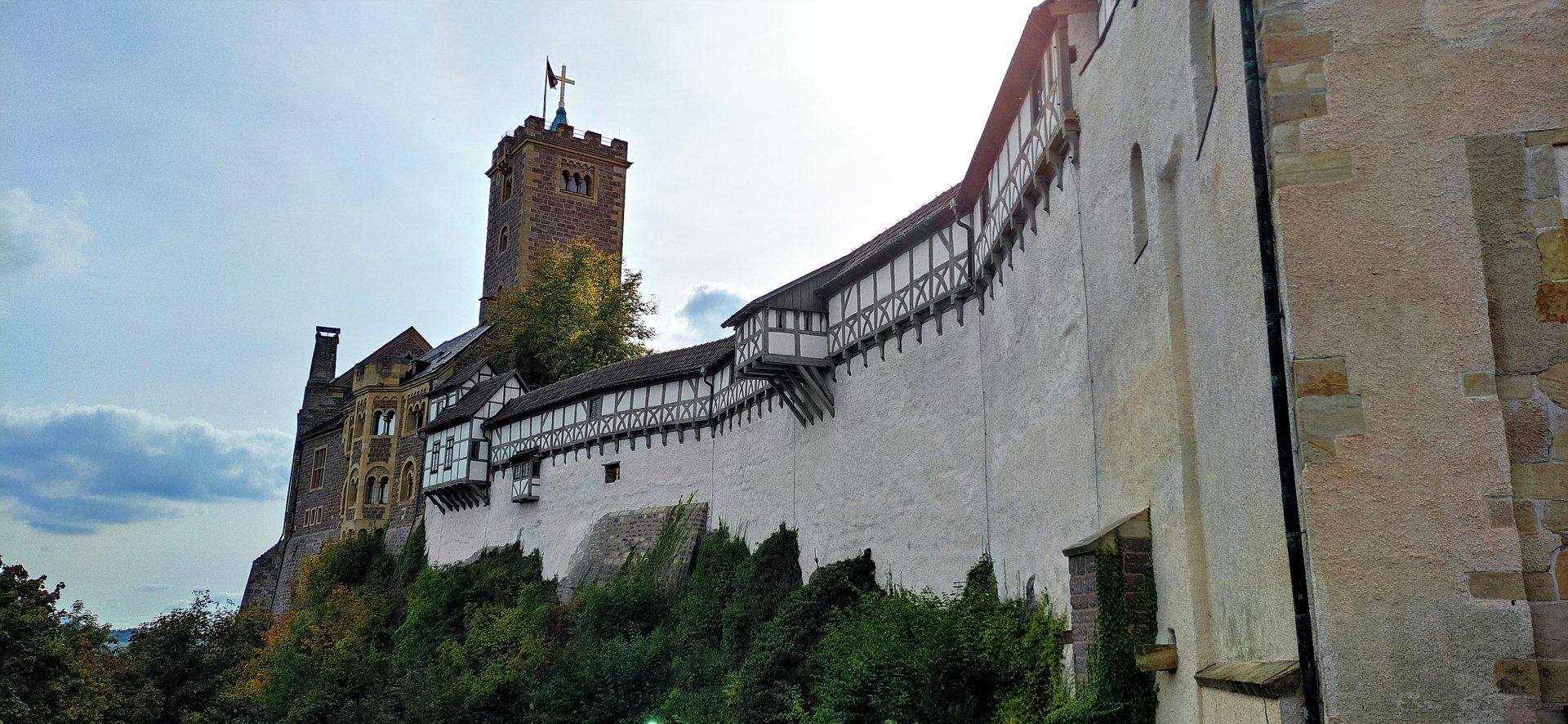 Galgenort: Zwischen Stadt und Anstedt, östlich des Hofes Bokel, an der Ostseite der Heerstraße Bremen-Minden, hat ein Galgen gestanden. Der Gerichtsort war einer von zweien des Amtes Ehrenburg. Ein weiterer befand sich bei Stocksdorf. (Galgenort geht aus Karten von 1694 und 1710 hervor.)
