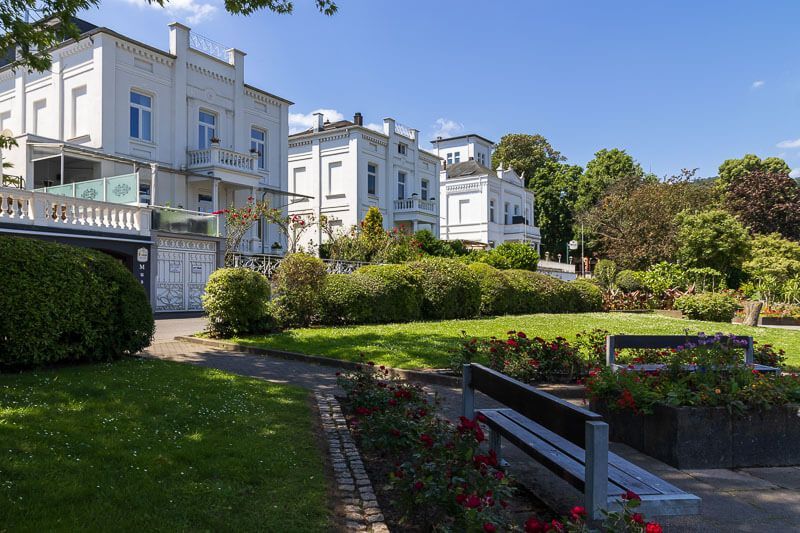 An der Rheinallee von Boppard stehen diese wunderschönen Villen. An der Rheinallee von Boppard stehen diese wunderschönen Villen.
