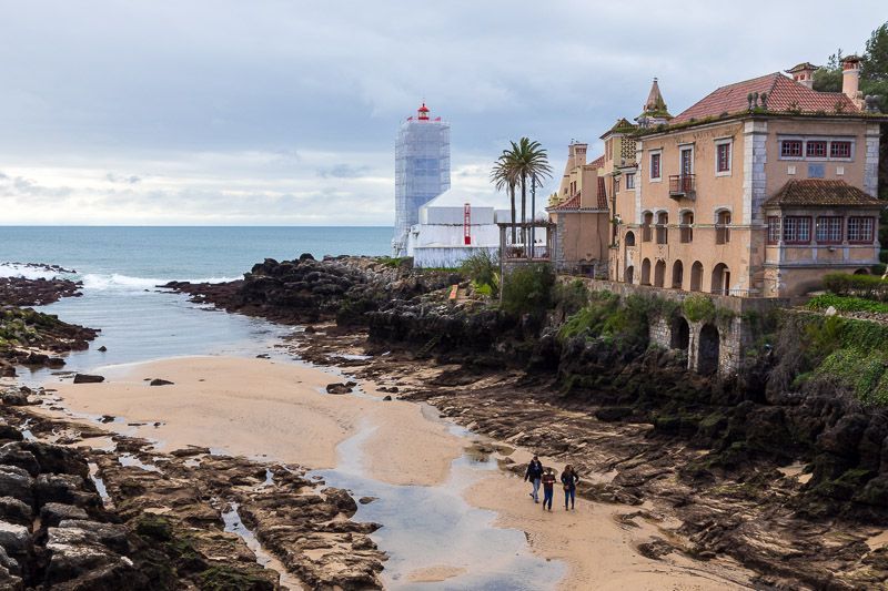 Sehenswürdigkeit: Leuchtturm von Cascais Leuchtturm Farol de Santa Marta mit angrenzendem Leuchtturmmuseum.