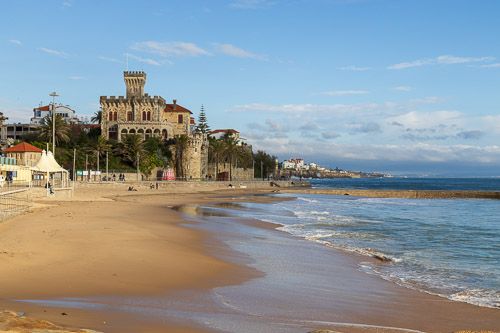 Villa am Strand von Estoril, Portugal