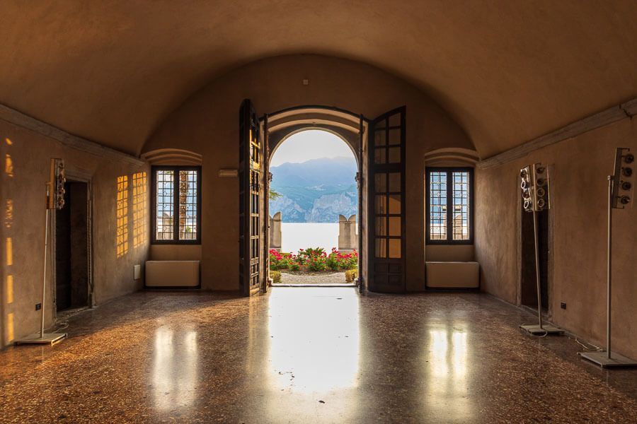 Palazzo dei Capitani in der Altstadt von Malcesine. Saal im Erdgeschoss des Palazzo dei Capitani in Malcesine.