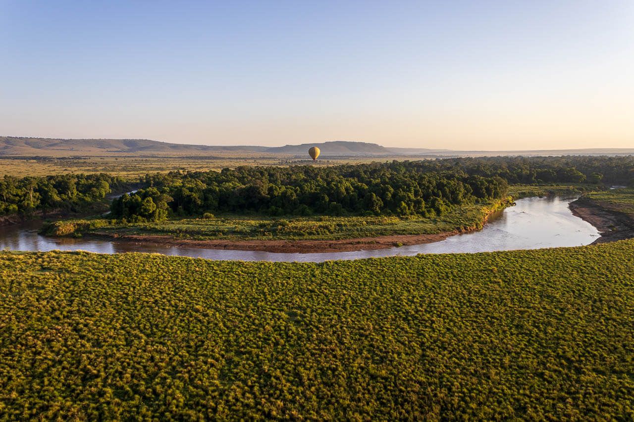 3. Station meiner Kenia Reise: Masai Mara Heißluftballonfahrt über den Mara River in den frühen Morgenstunden.