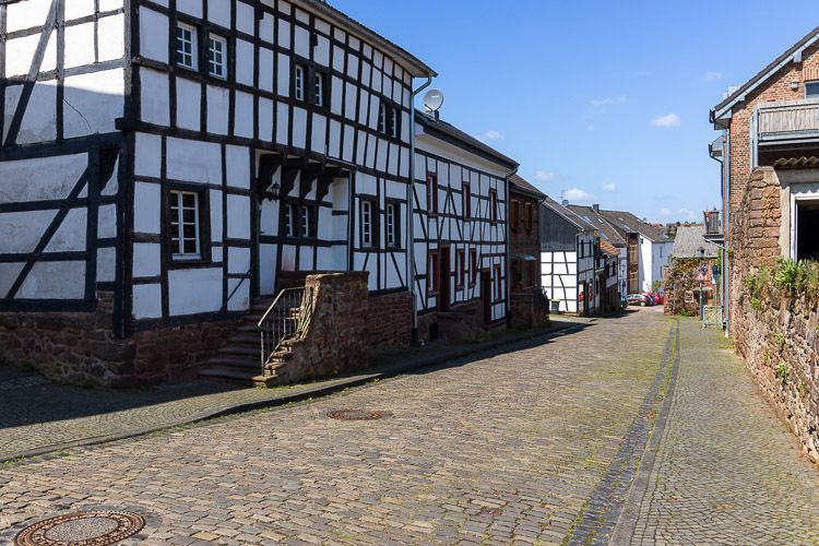 Altstadt von Nideggen Straße mit Fachwerkhäusern im historischen Stadtkern von Nideggen.