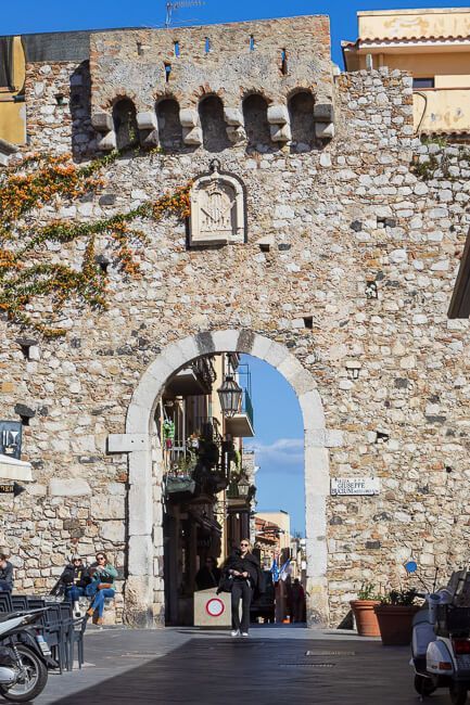 Stadttor Porta Catania in Taormina.