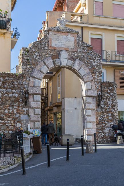 Stadttor Porta Messina in Taormina.