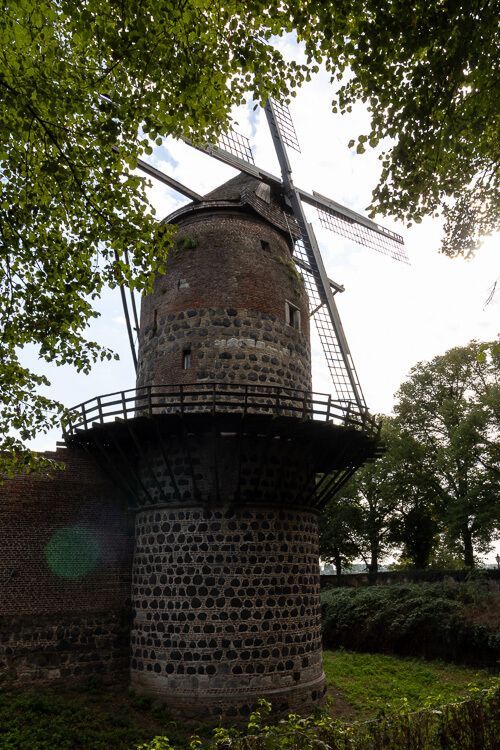 Mein Highlight: die Windmühle in Zons Die Windmühle in Zons ist über 600 Jahre alt und wurde aufwendig restauriert.